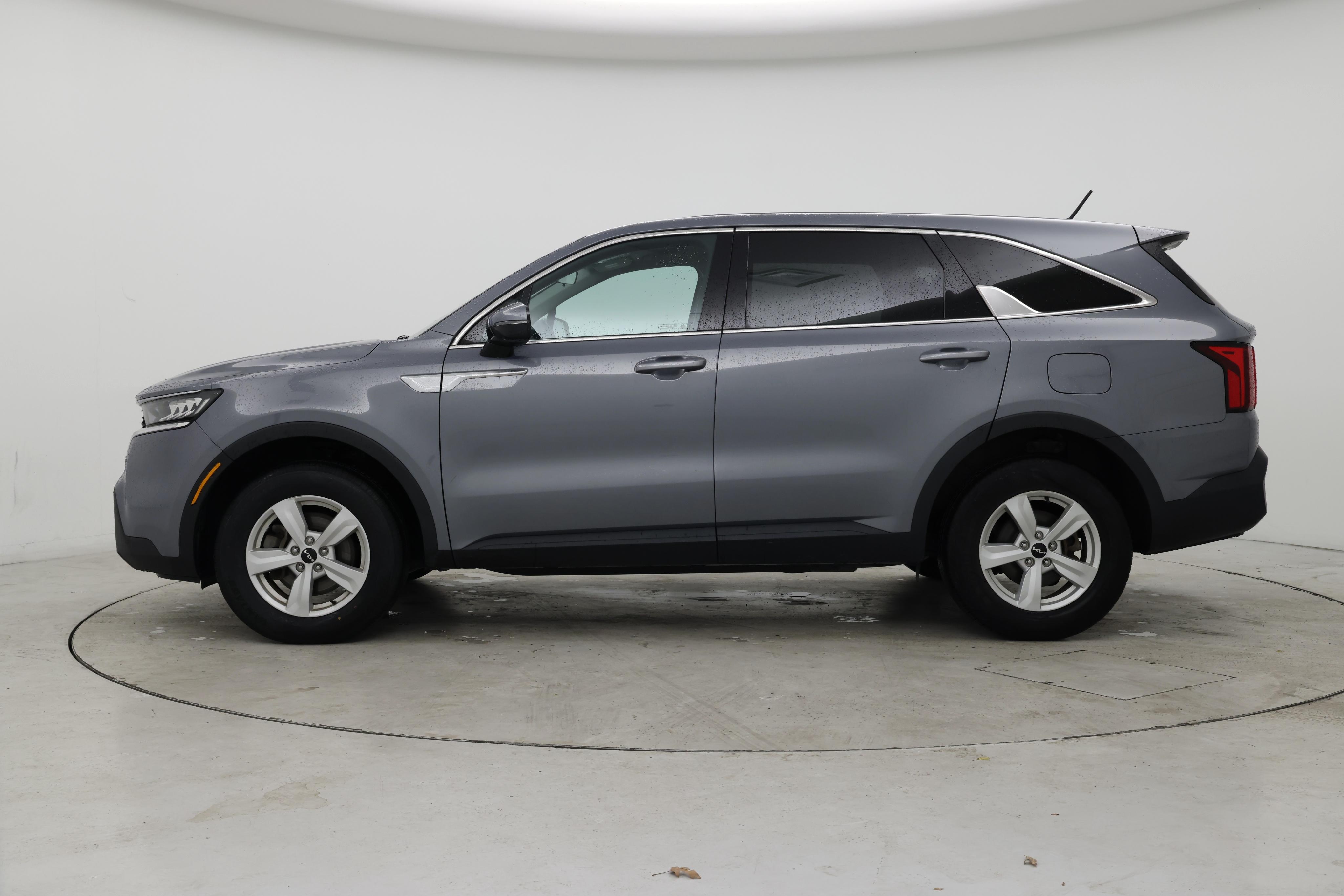 Thumbnail: 2023 Kia Sorento - 3