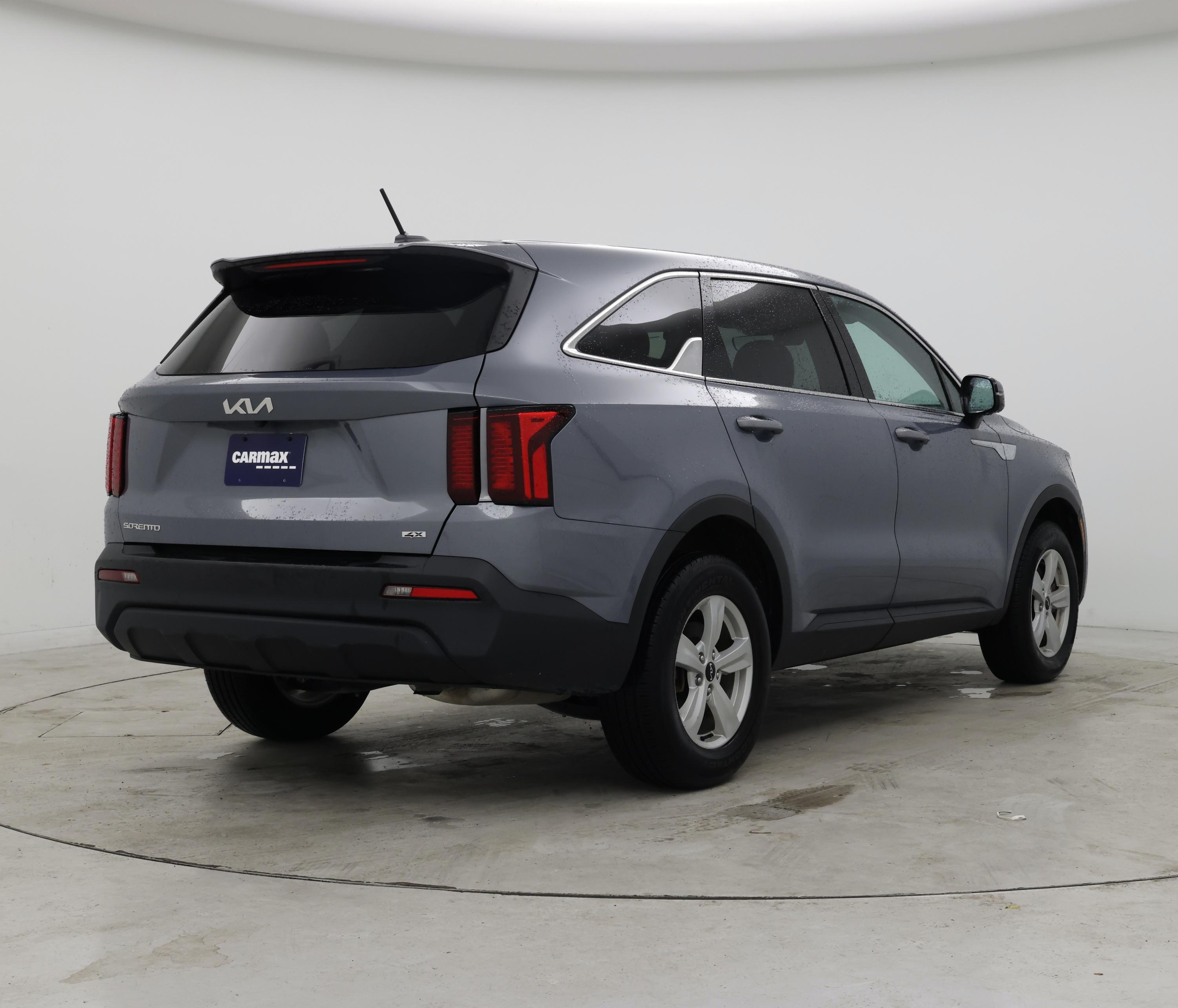 Thumbnail: 2023 Kia Sorento - 8