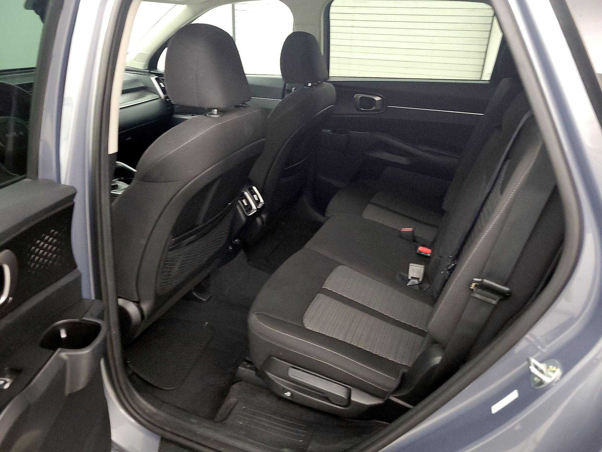 Thumbnail: 2023 Kia Sorento - 19