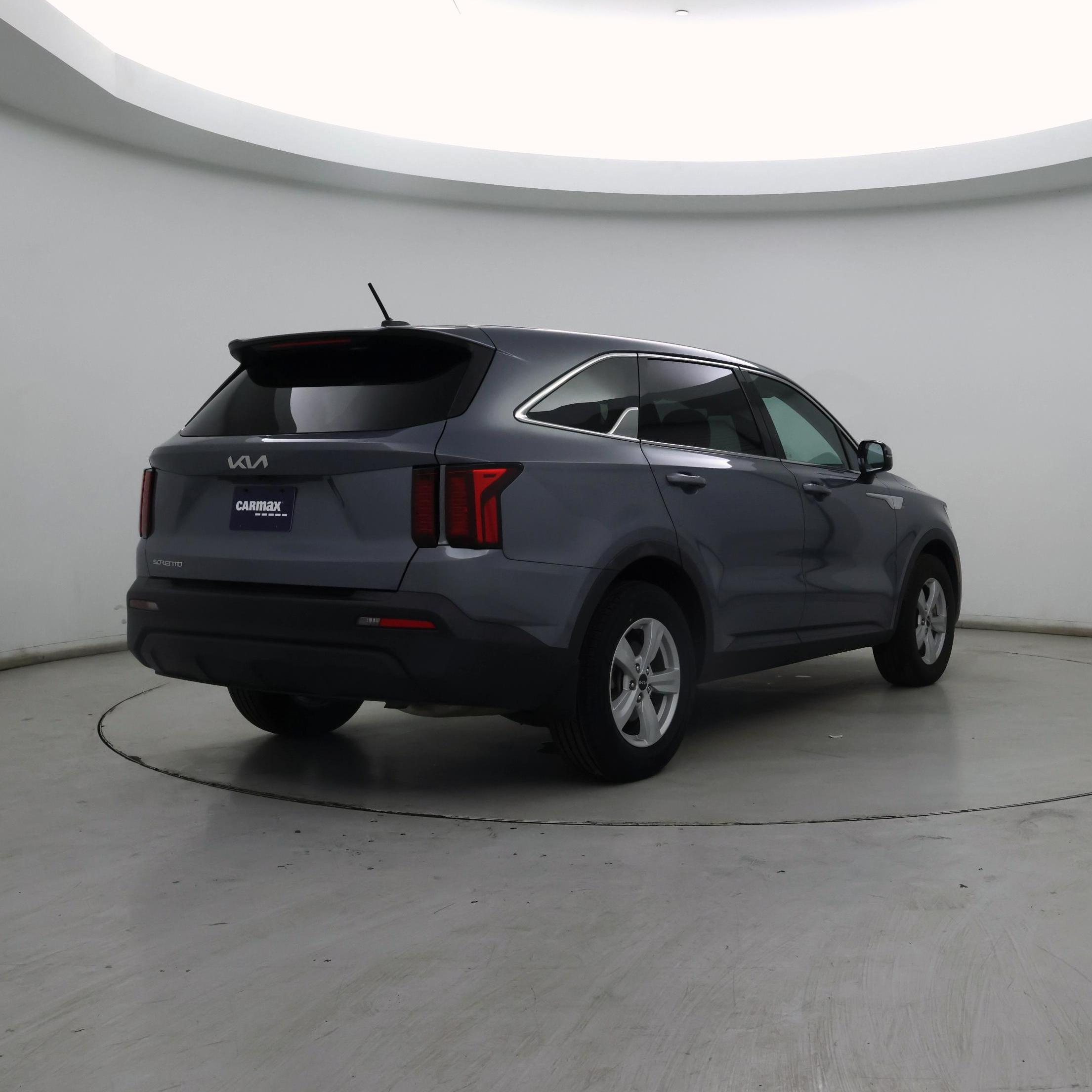 Thumbnail: 2023 Kia Sorento - 8