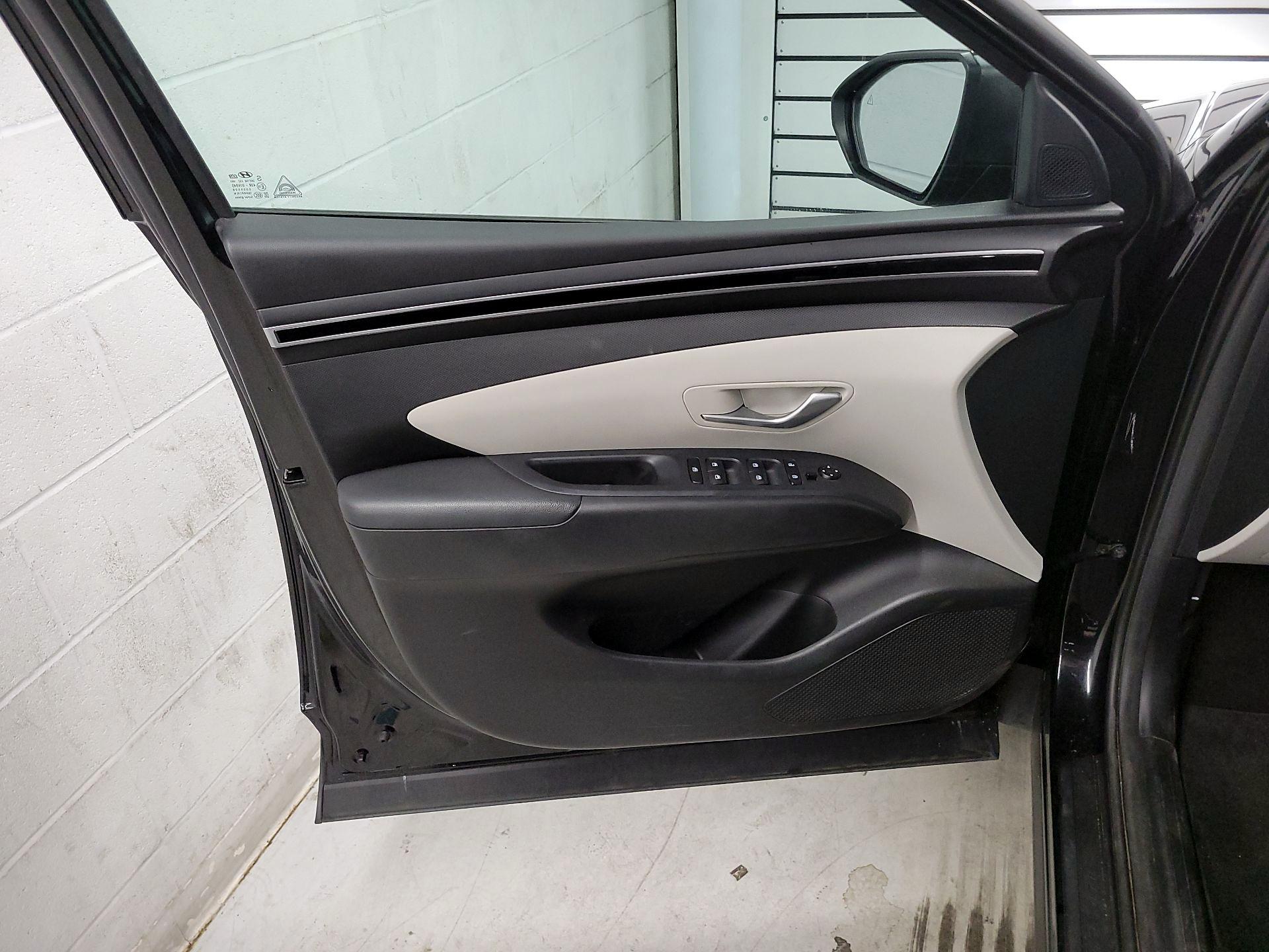 Thumbnail: 2023 Hyundai Tucson - 10