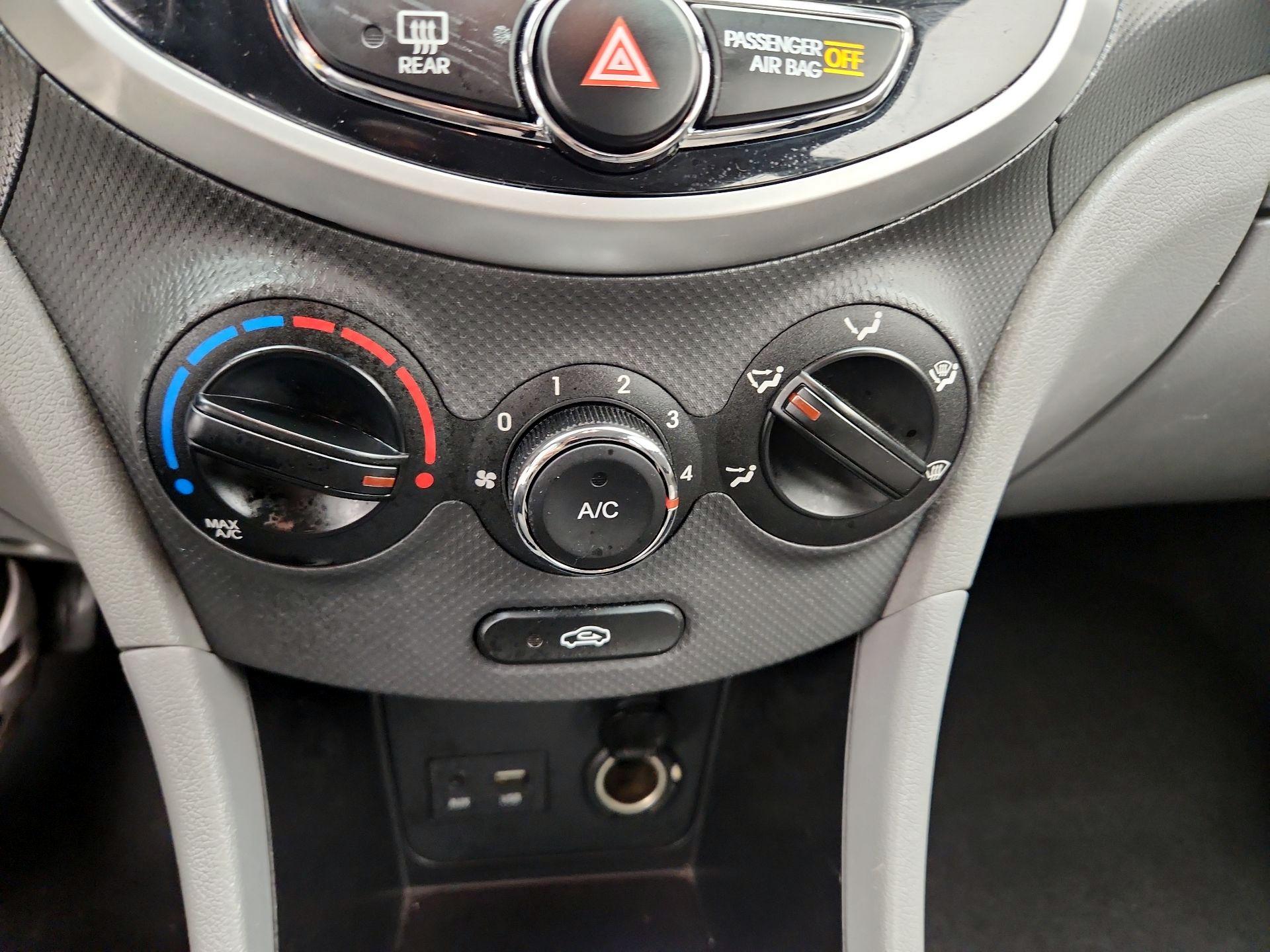 Thumbnail: 2014 Hyundai Accent - 15