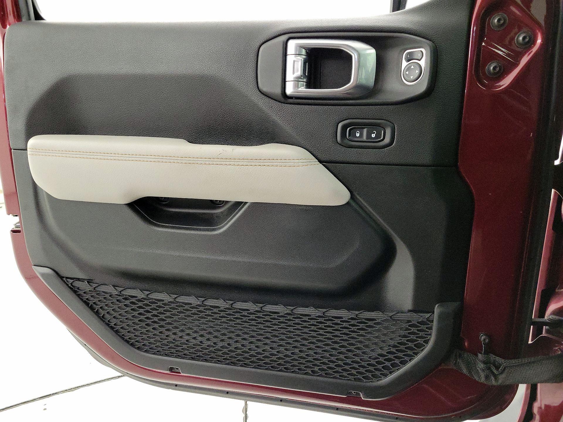 Thumbnail: 2021 Jeep Gladiator - 12