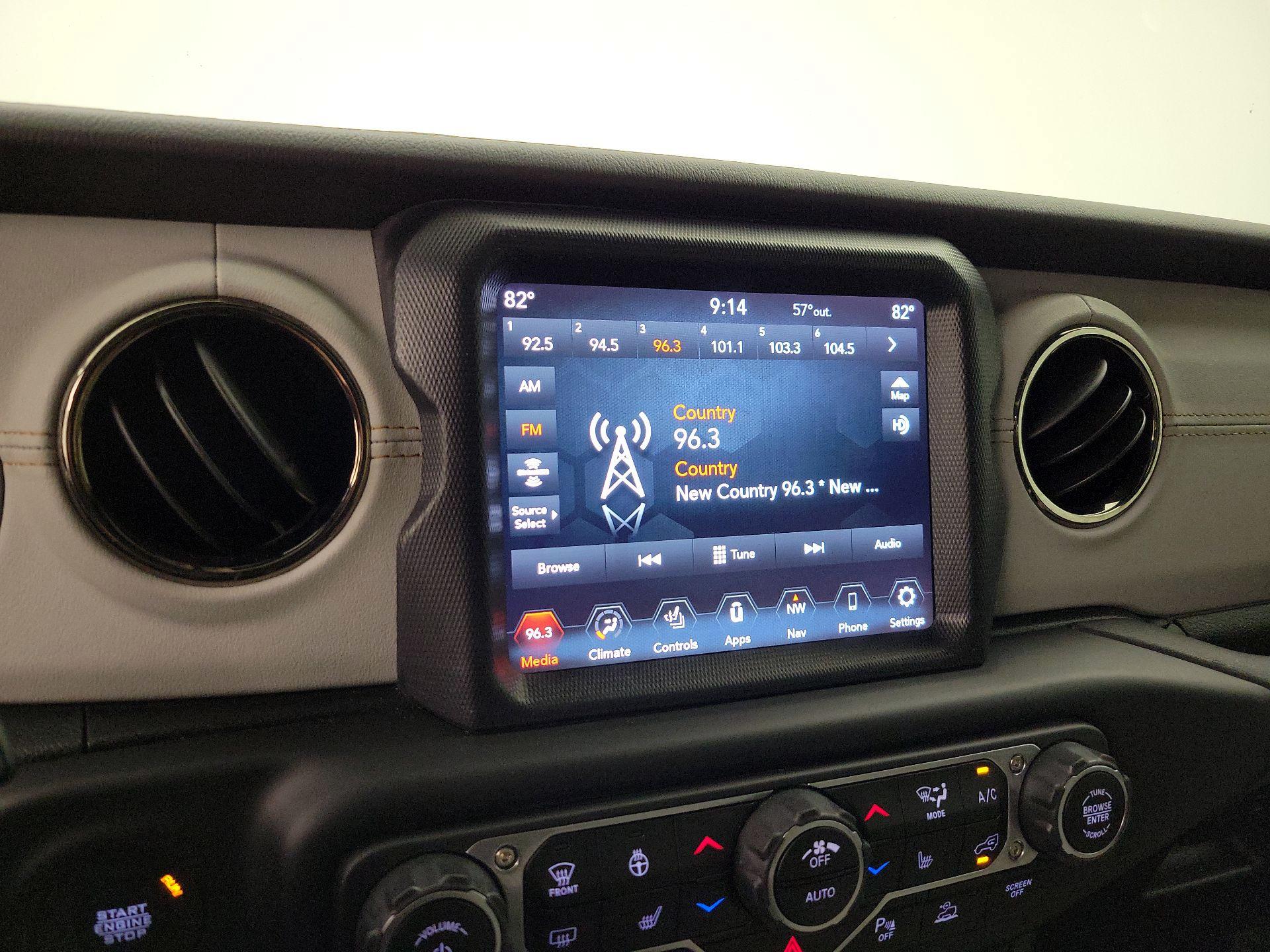 Thumbnail: 2021 Jeep Gladiator - 16