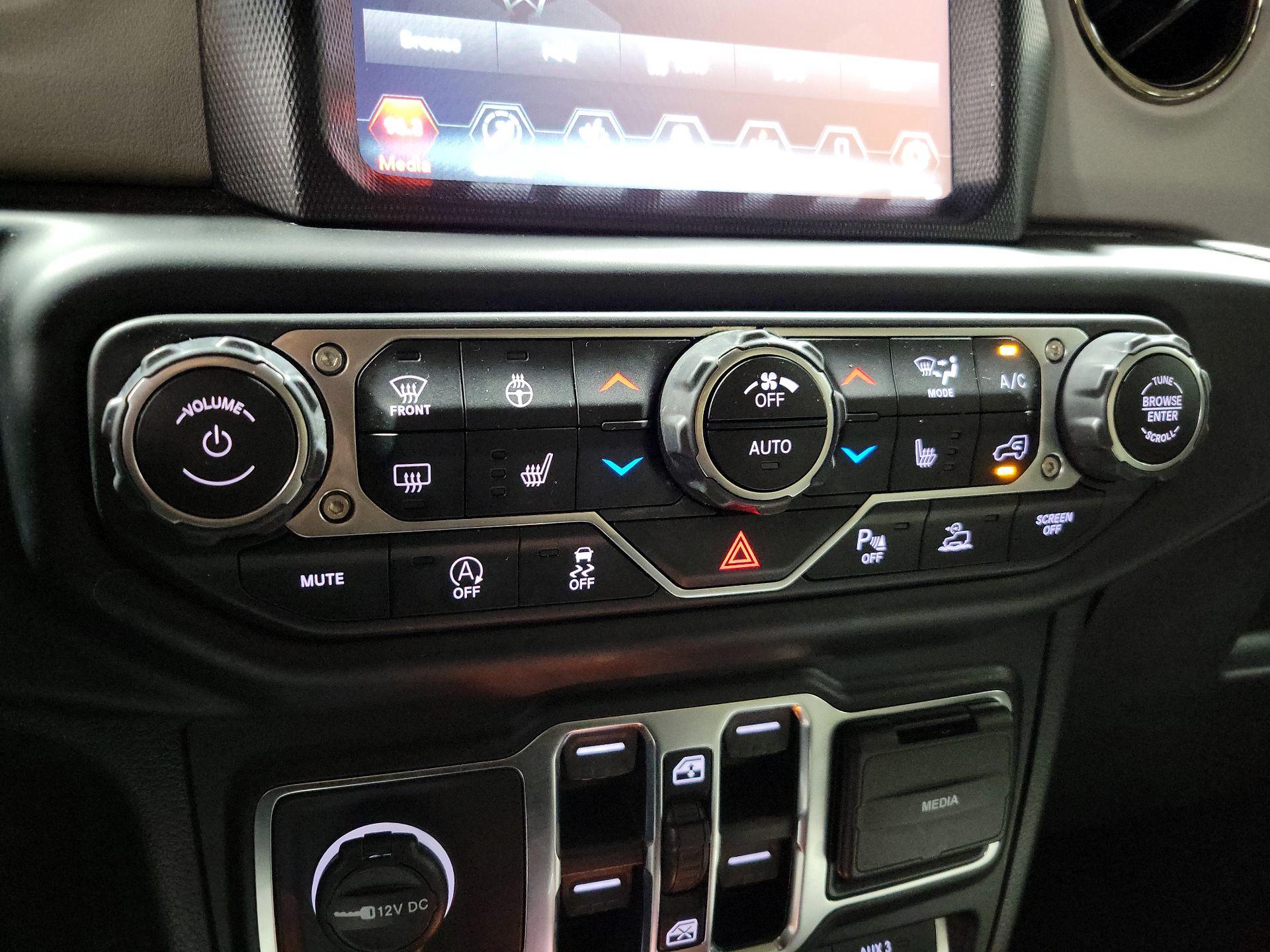 Thumbnail: 2021 Jeep Gladiator - 17