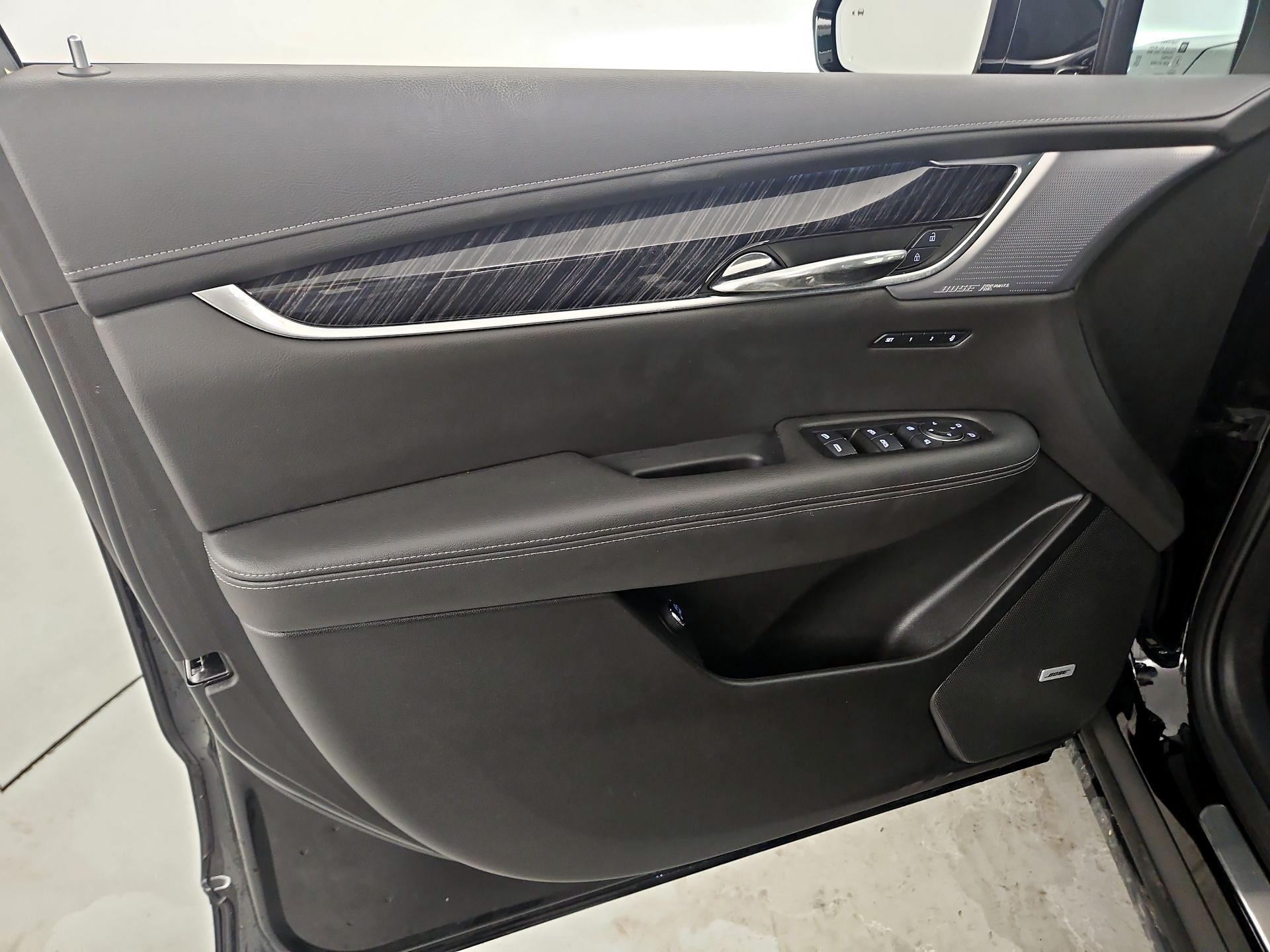 Thumbnail: 2025 Cadillac XT6 - 12