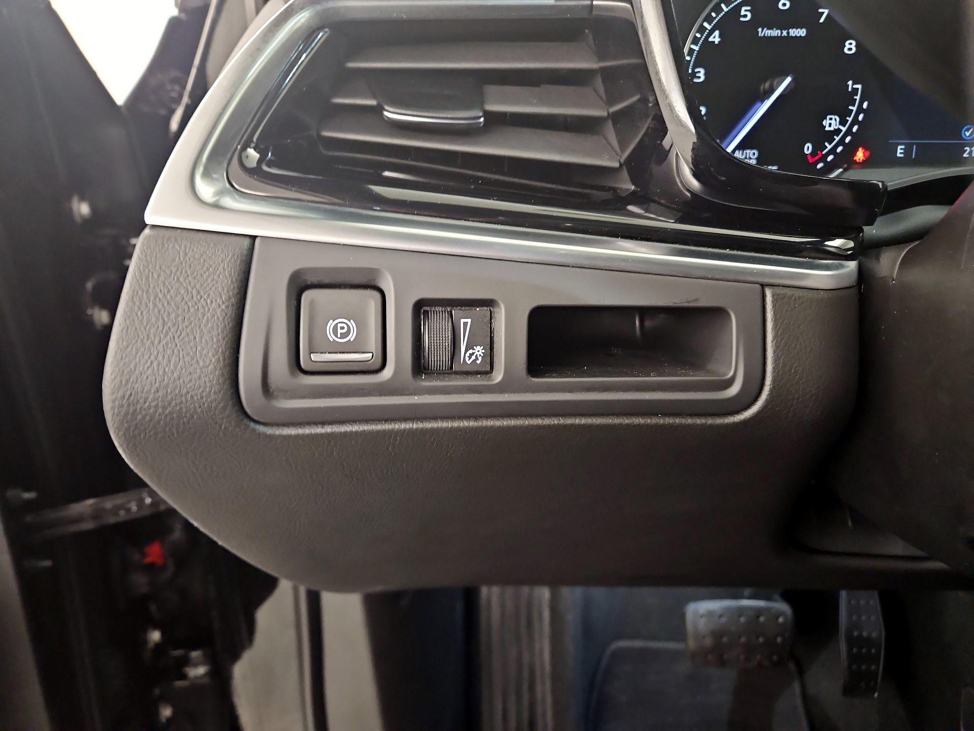 Thumbnail: 2025 Cadillac XT6 - 13