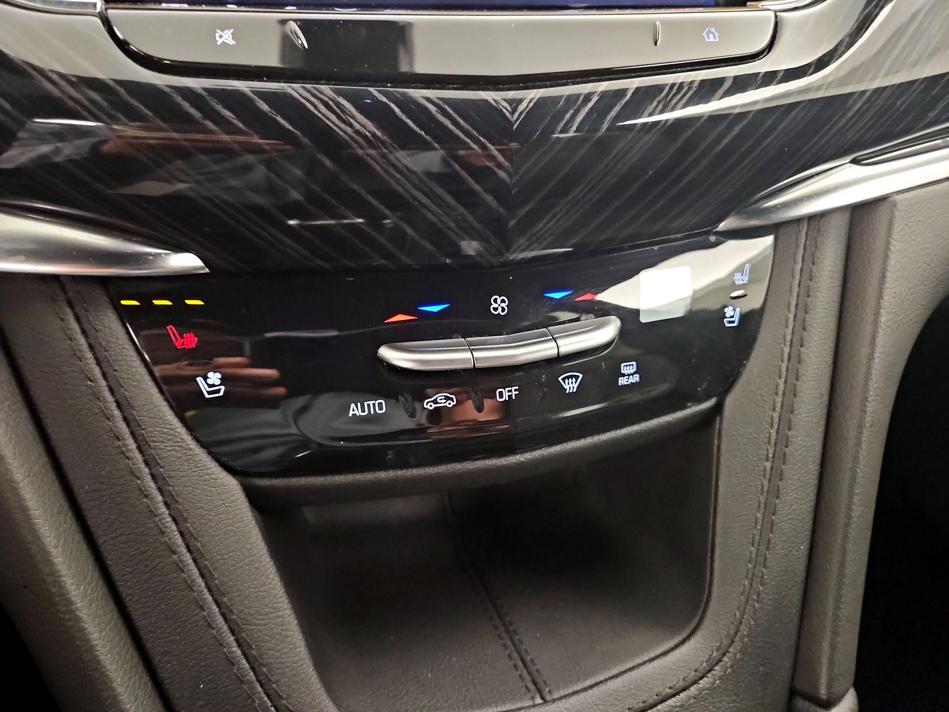 Thumbnail: 2025 Cadillac XT6 - 16