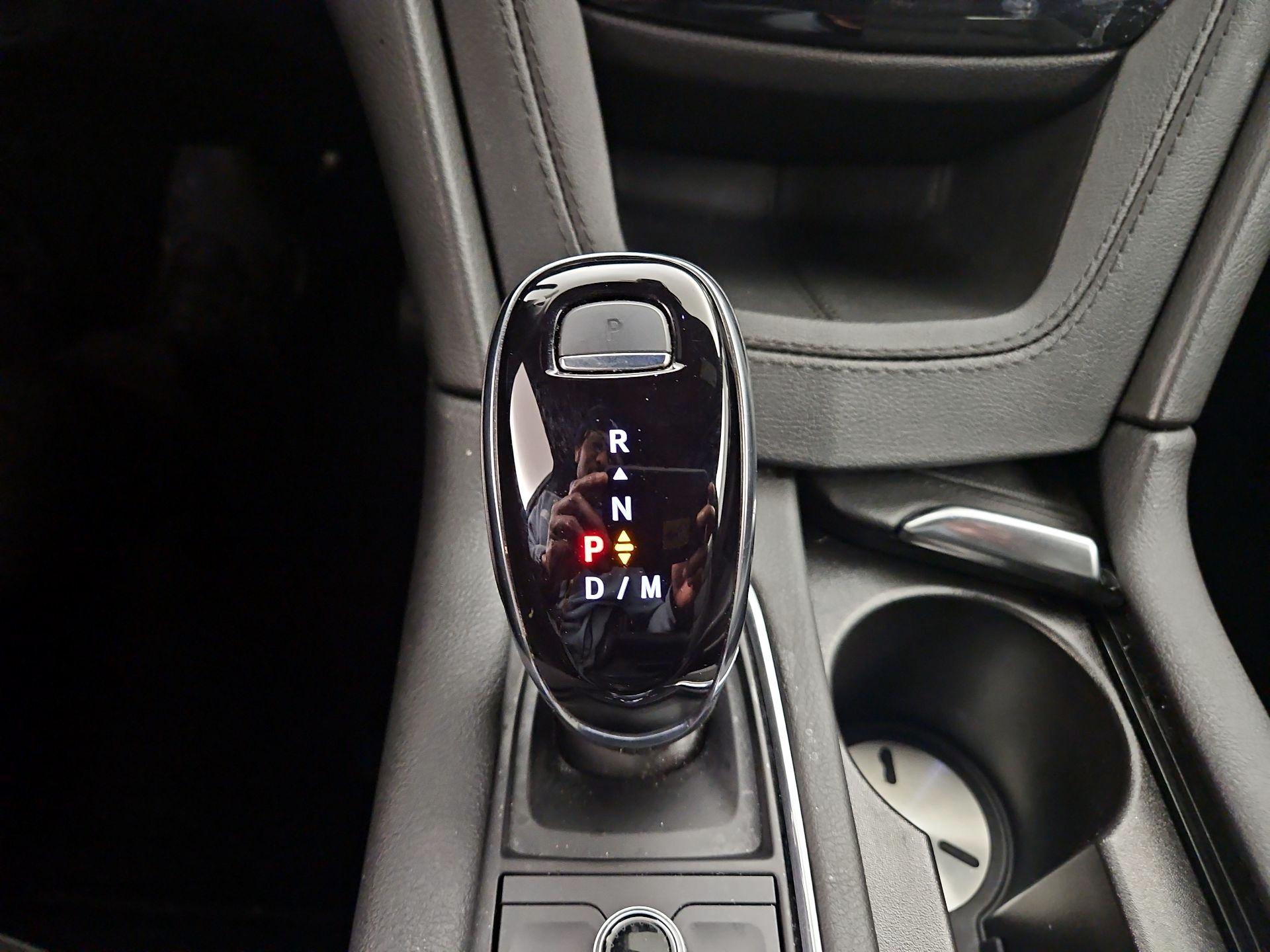 Thumbnail: 2025 Cadillac XT6 - 17