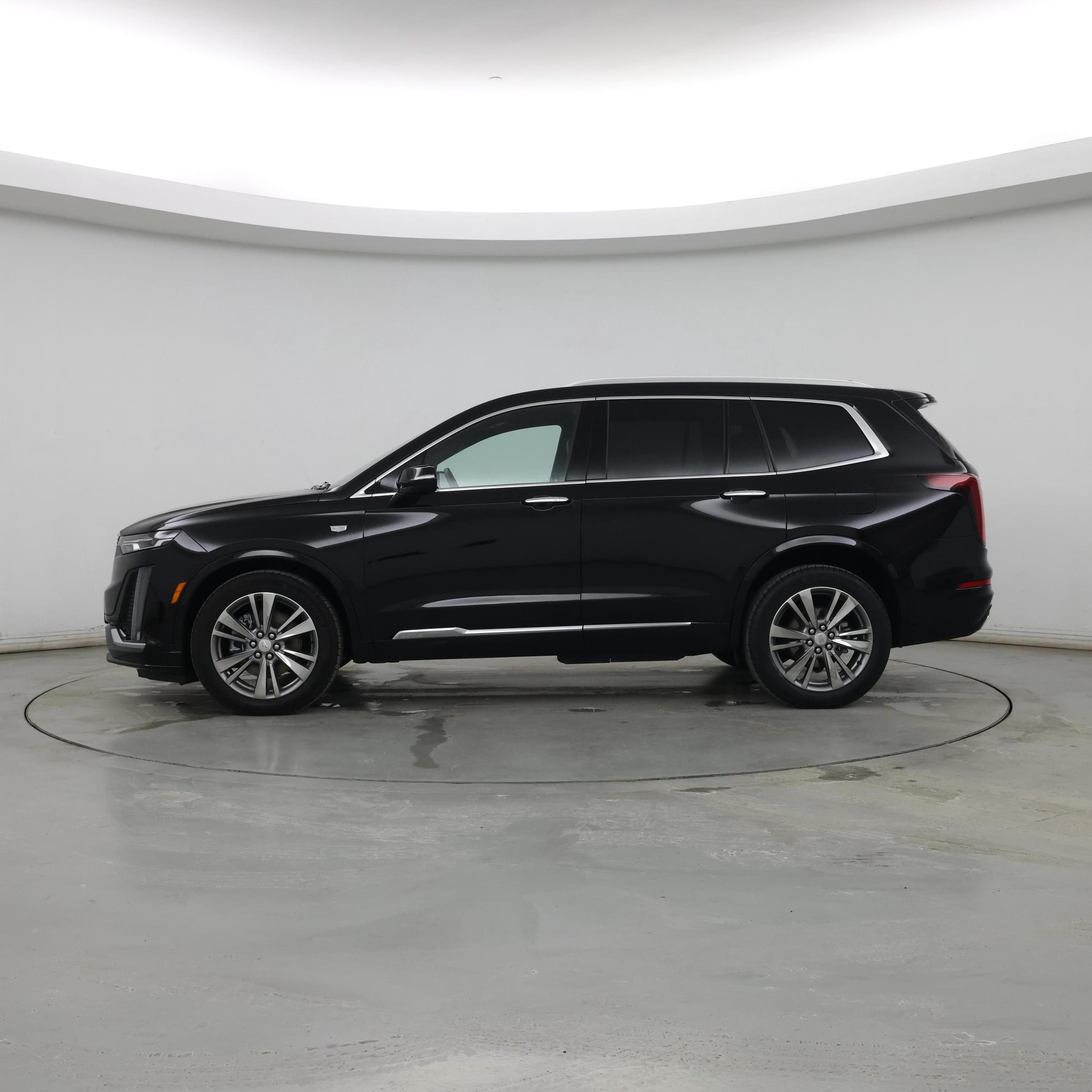 Thumbnail: 2025 Cadillac XT6 - 3