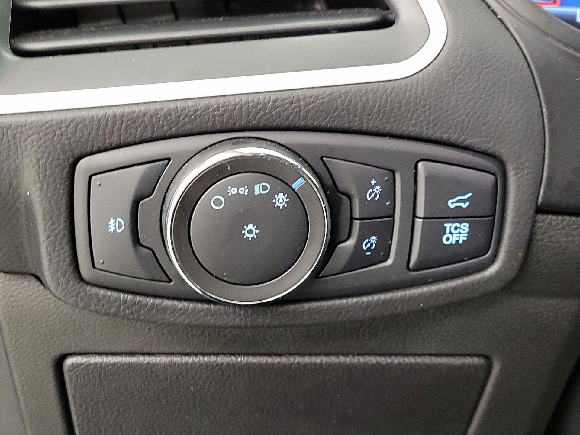 Thumbnail: 2022 Ford Edge - 13