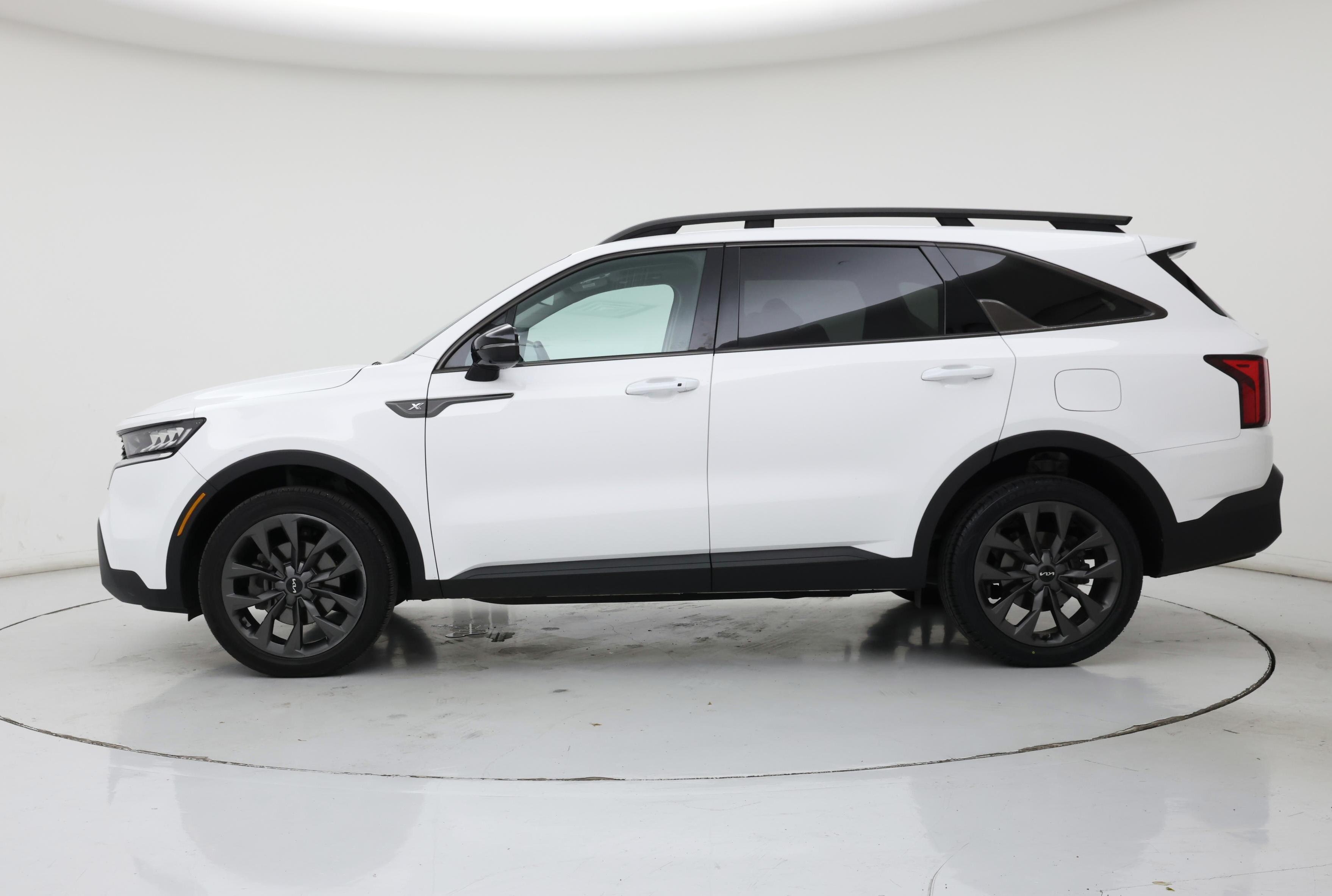 Thumbnail: 2023 Kia Sorento - 3