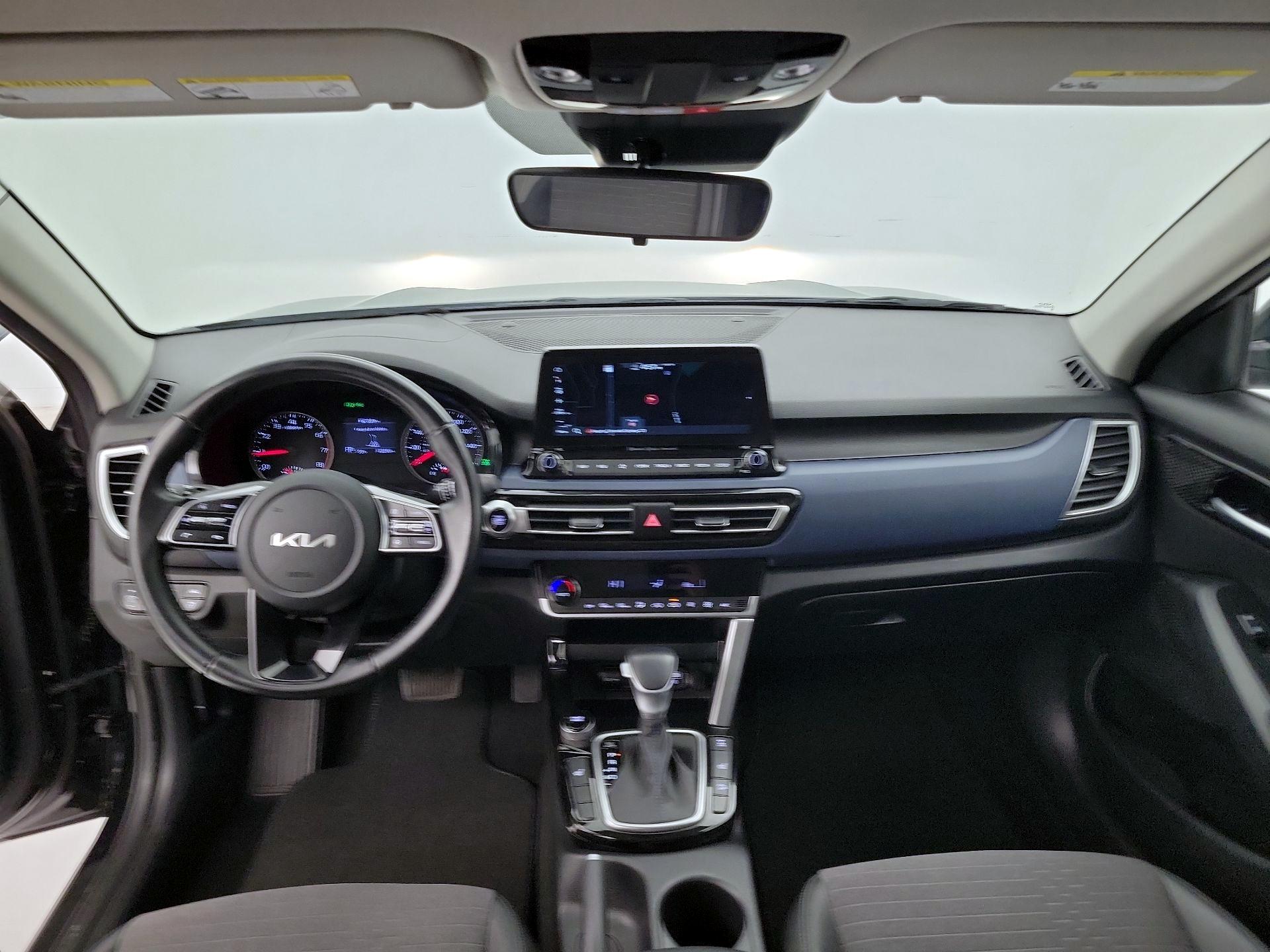 Thumbnail: 2023 Kia Seltos - 9