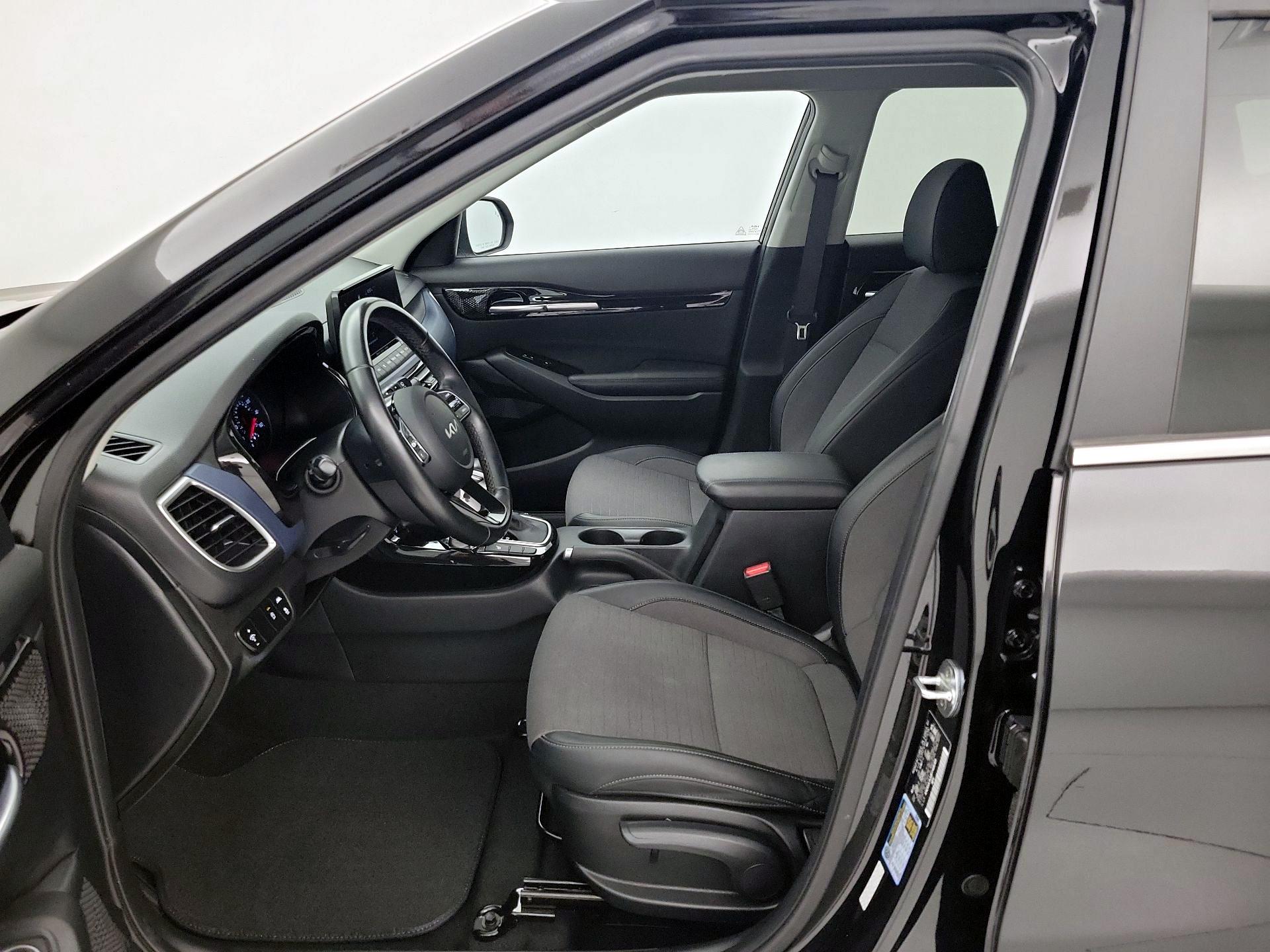 Thumbnail: 2023 Kia Seltos - 11