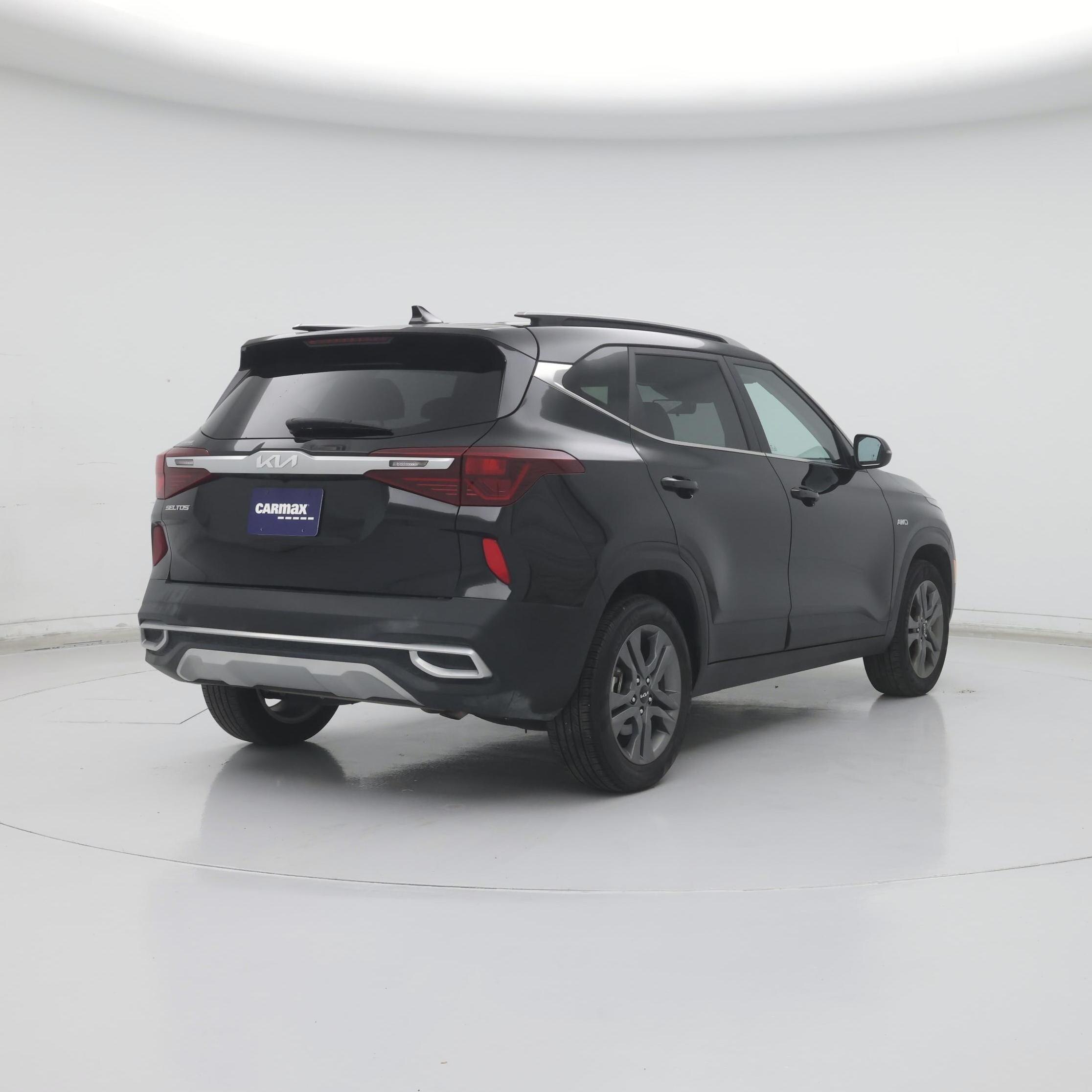 Thumbnail: 2023 Kia Seltos - 8