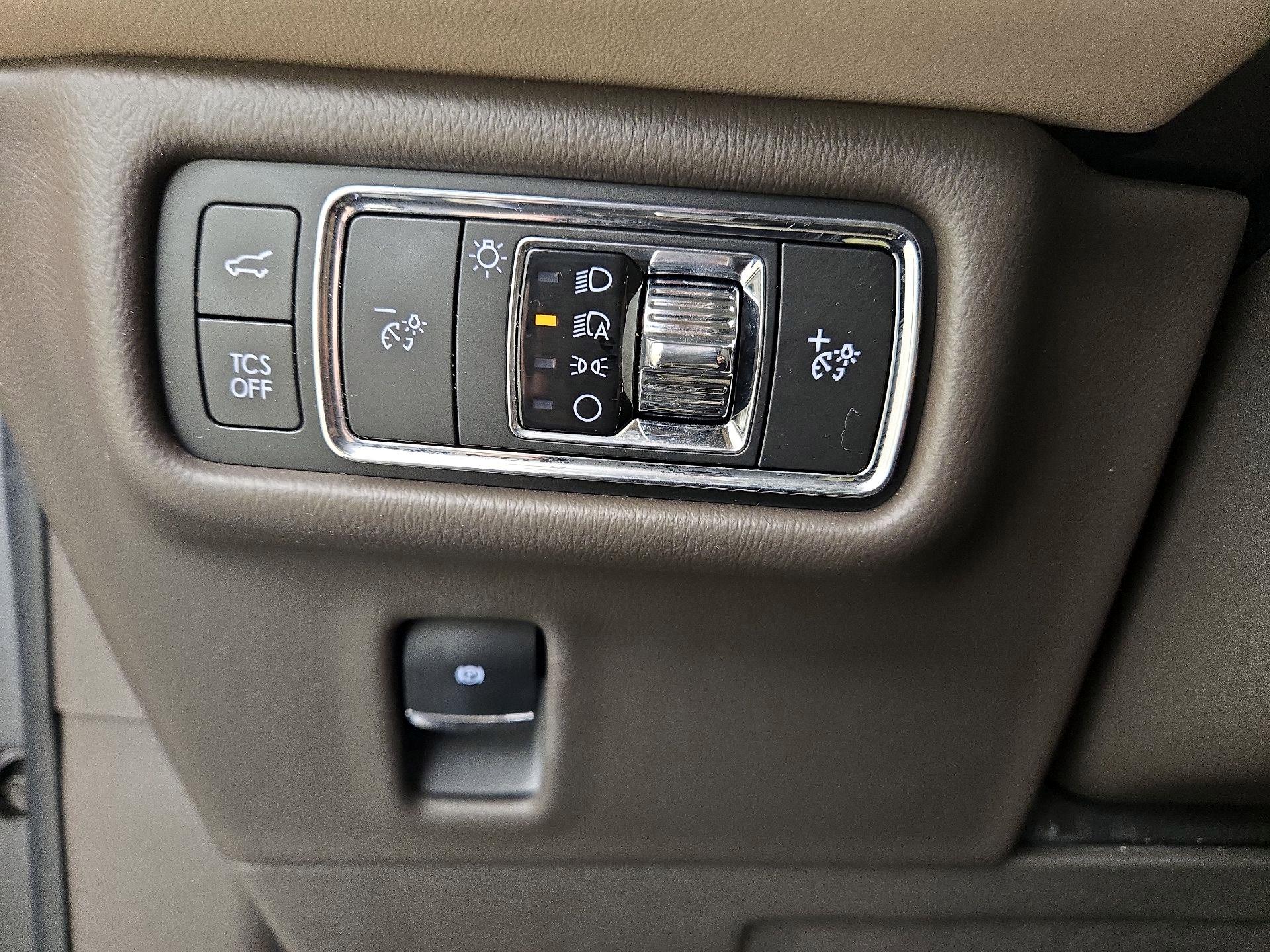 Thumbnail: 2022 Lincoln Nautilus - 13