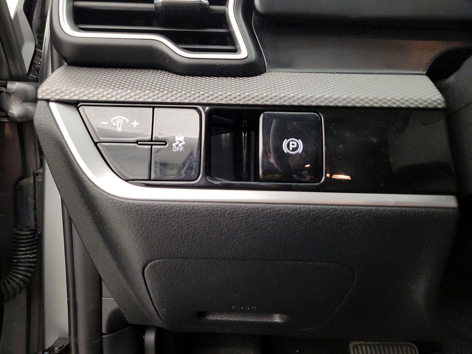 Thumbnail: 2023 Kia Sportage - 13