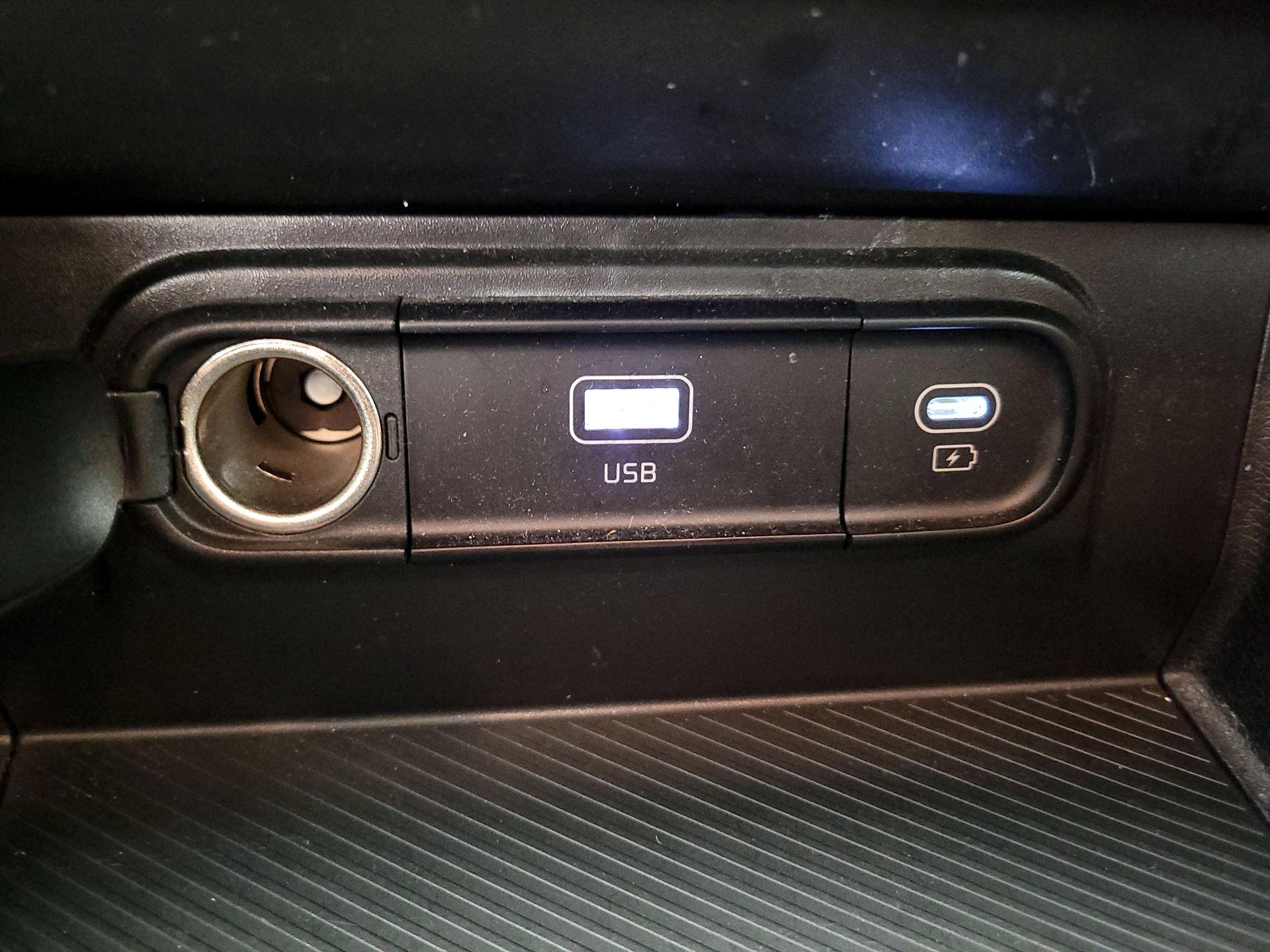 Thumbnail: 2023 Kia Sportage - 18