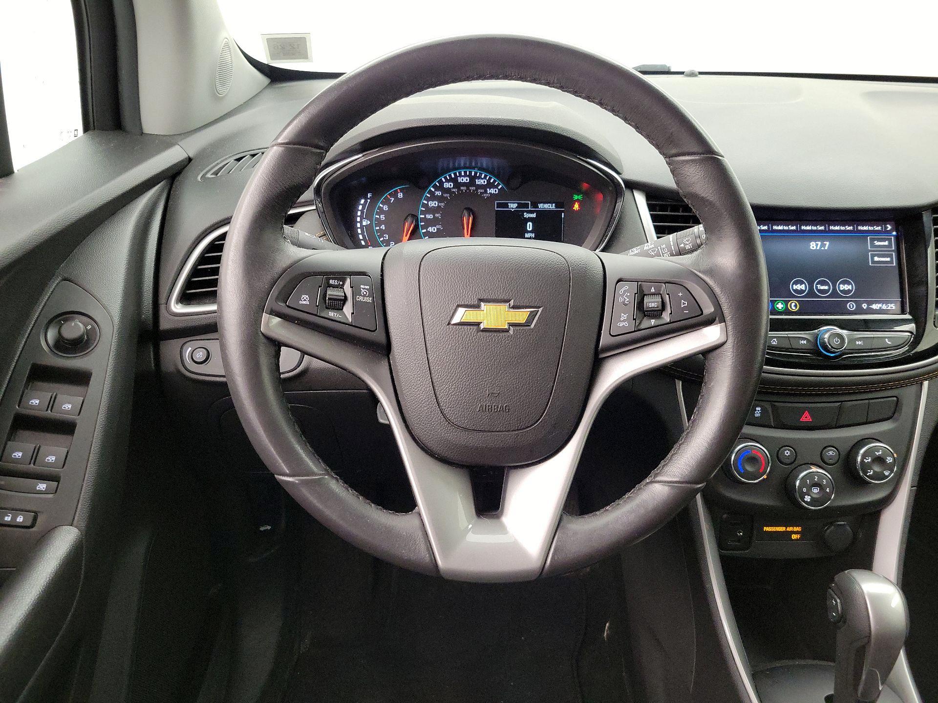 Thumbnail: 2022 Chevrolet Trax - 10