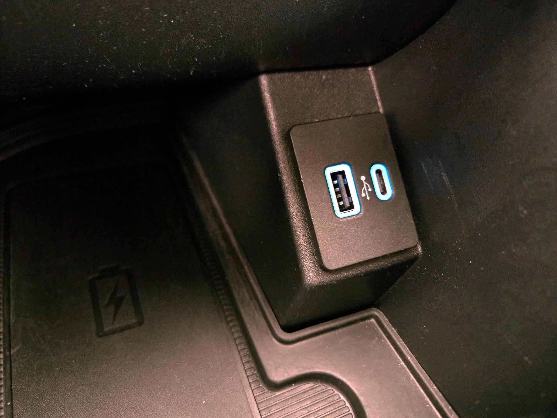 Thumbnail: 2022 Ford Edge - 18