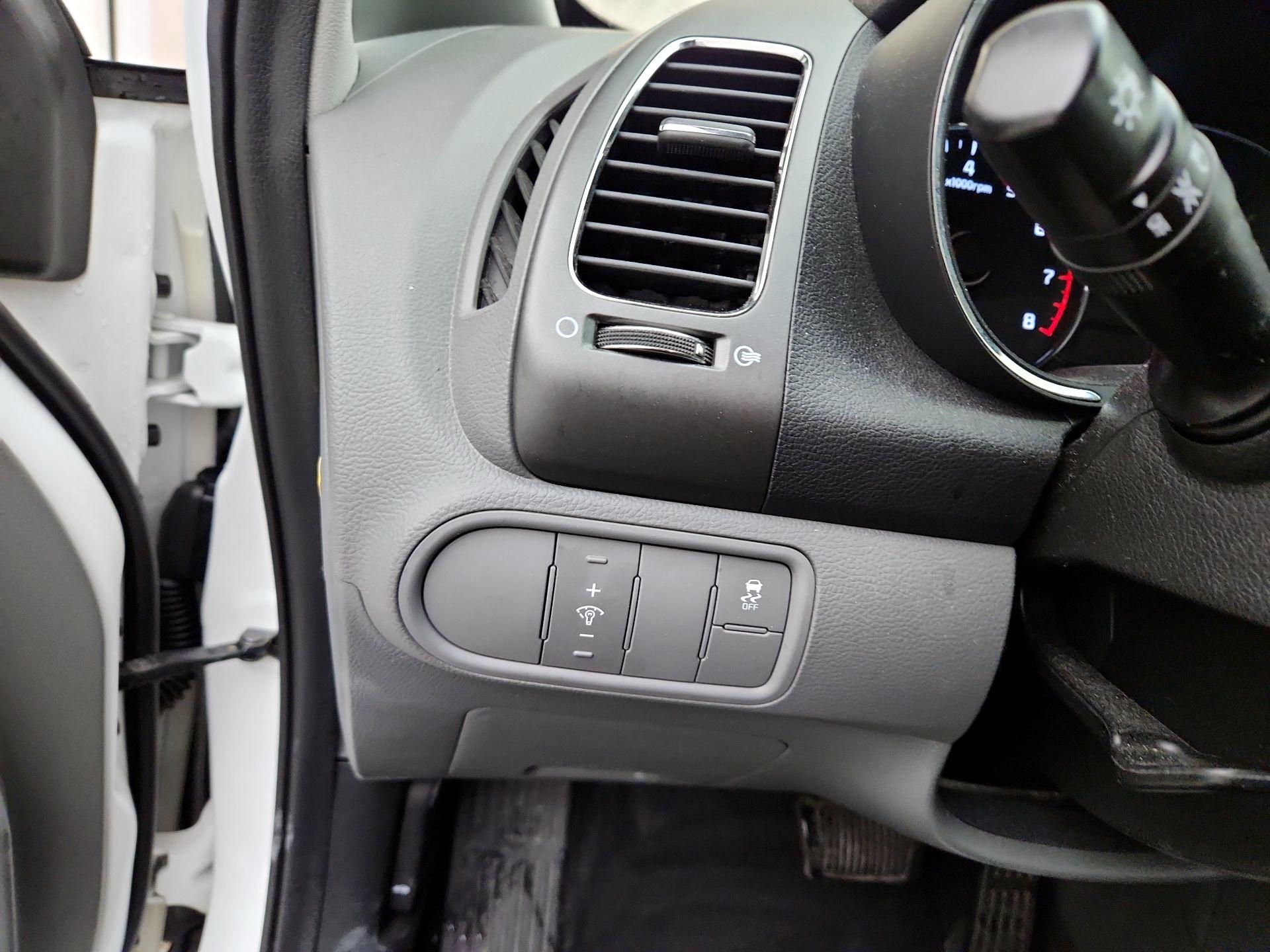 Thumbnail: 2018 Kia Forte - 13