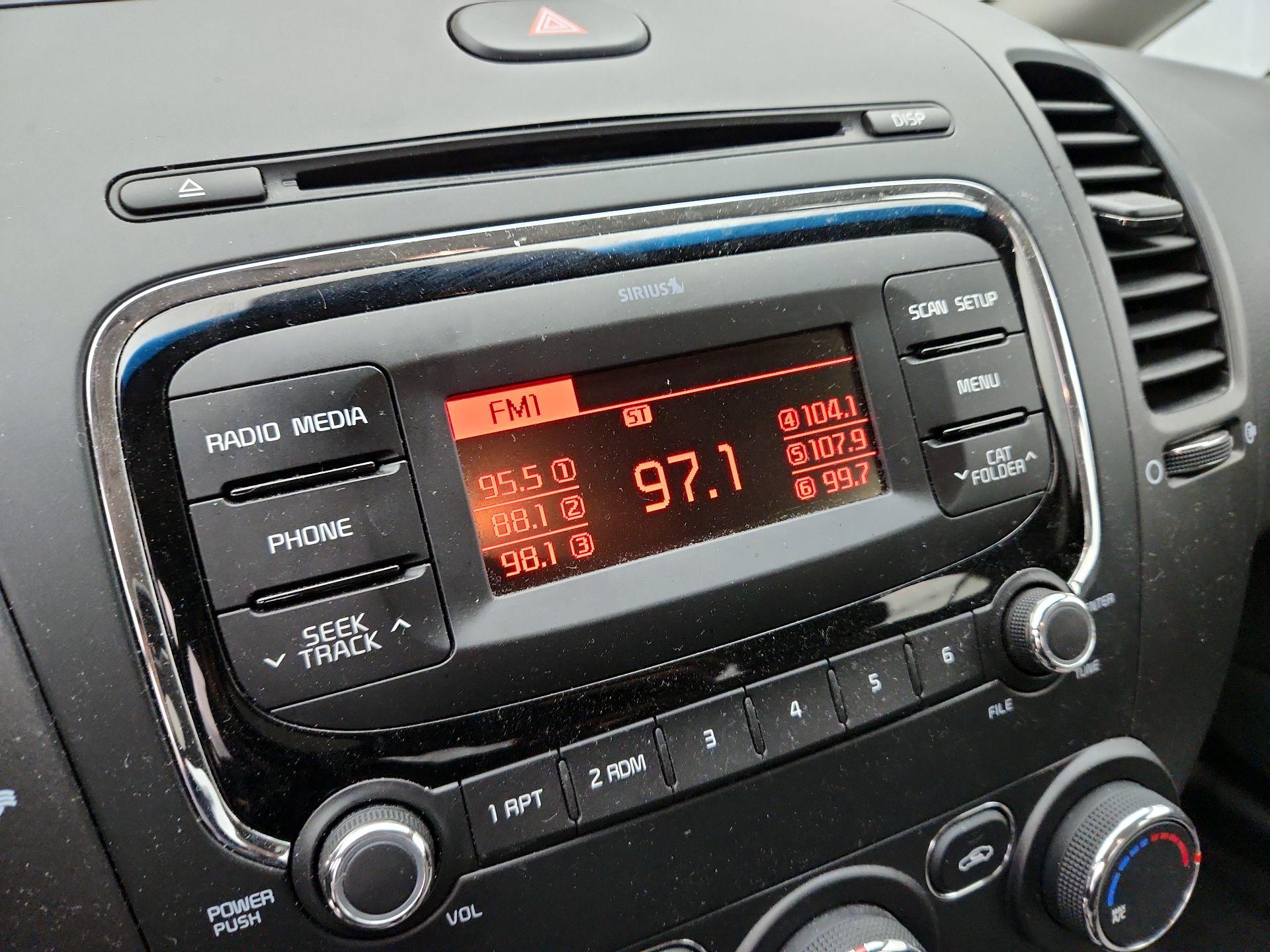 Thumbnail: 2018 Kia Forte - 14