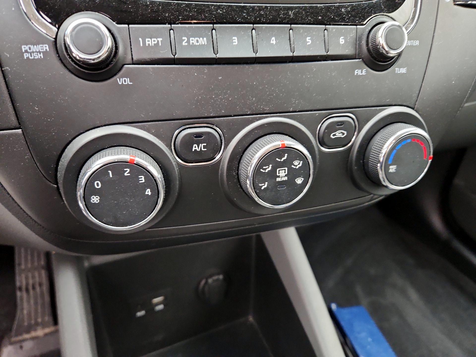 Thumbnail: 2018 Kia Forte - 15