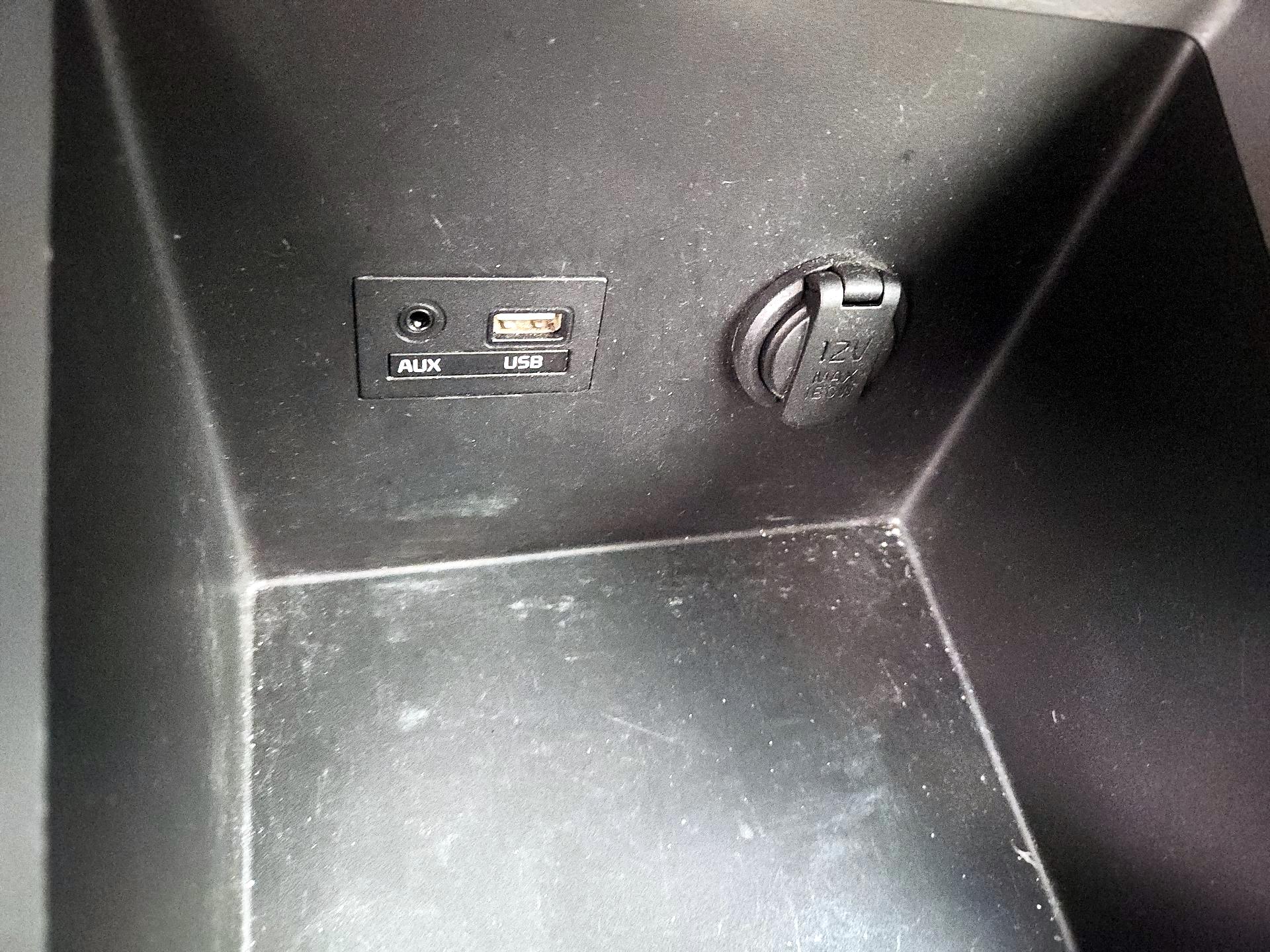 Thumbnail: 2018 Kia Forte - 17