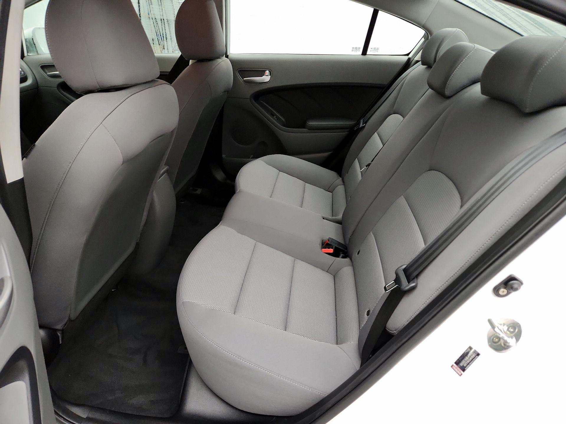 Thumbnail: 2018 Kia Forte - 18