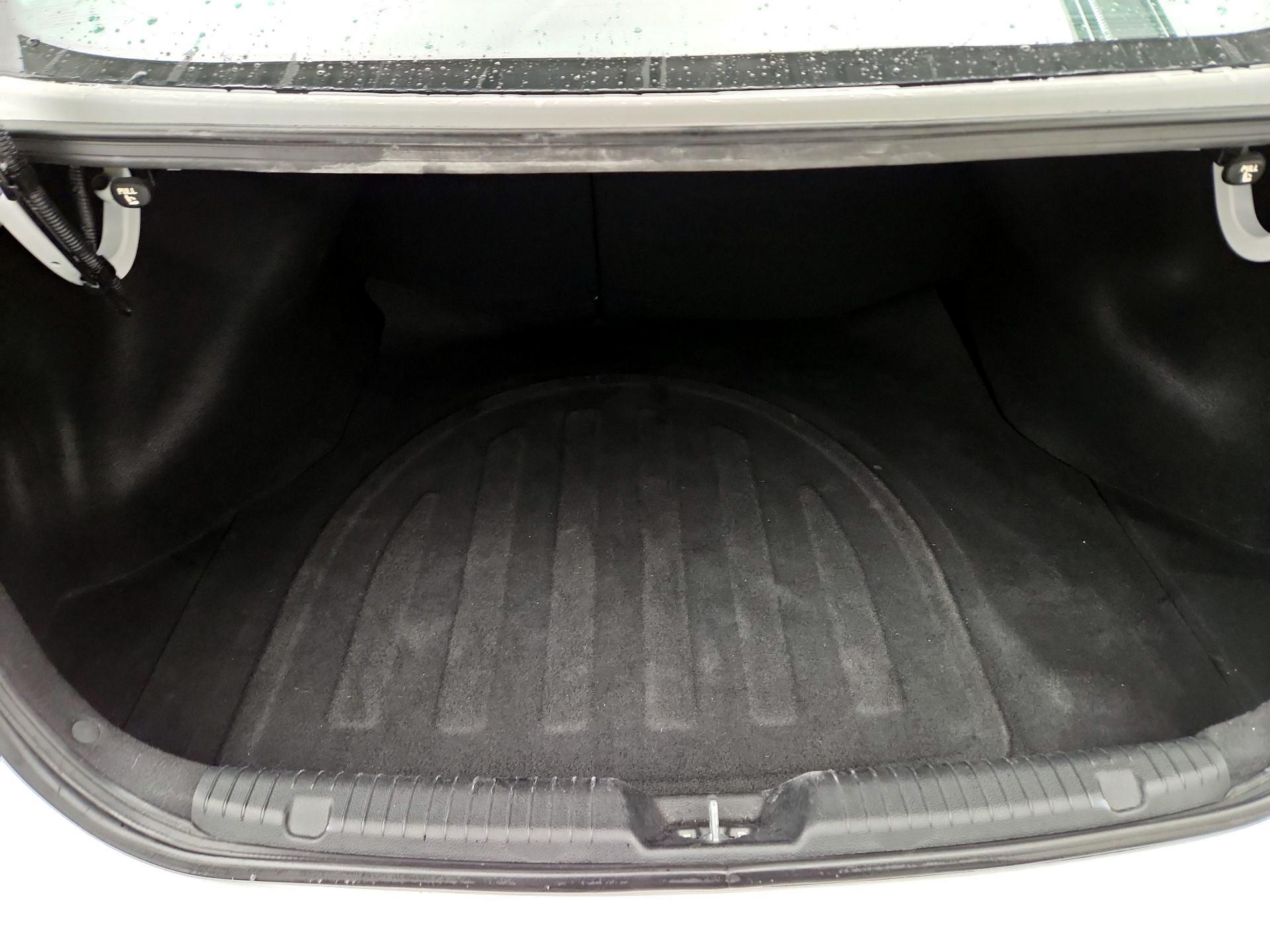 Thumbnail: 2018 Kia Forte - 19