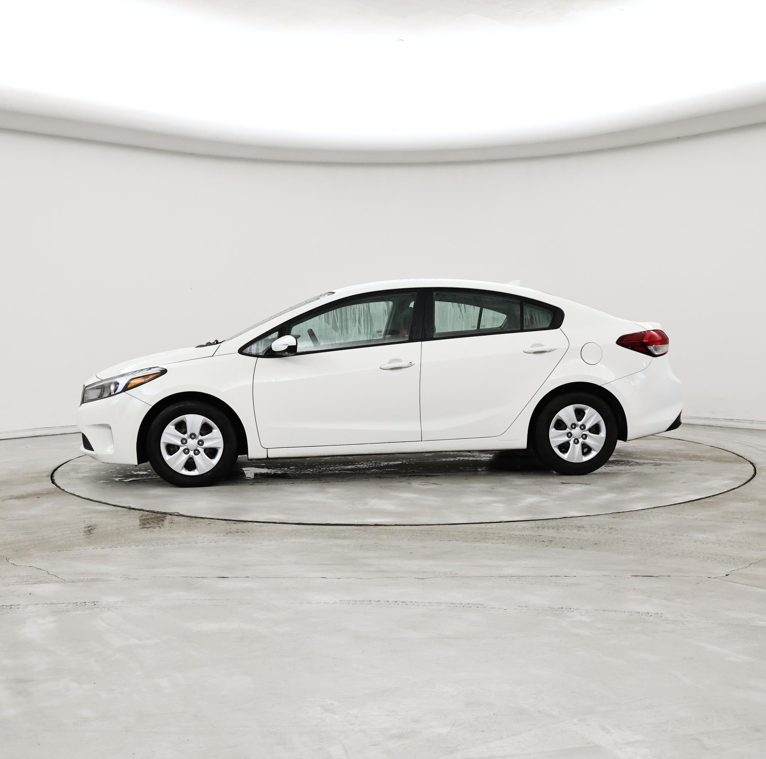 Thumbnail: 2018 Kia Forte - 3