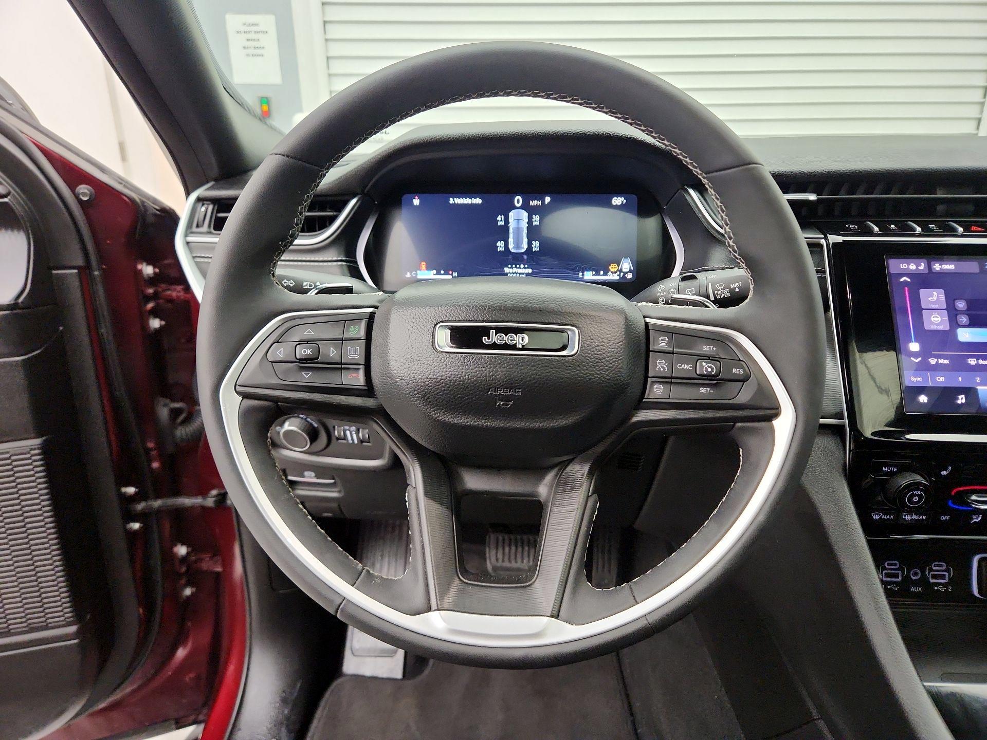 Thumbnail: 2024 Jeep Grand Cherokee - 10