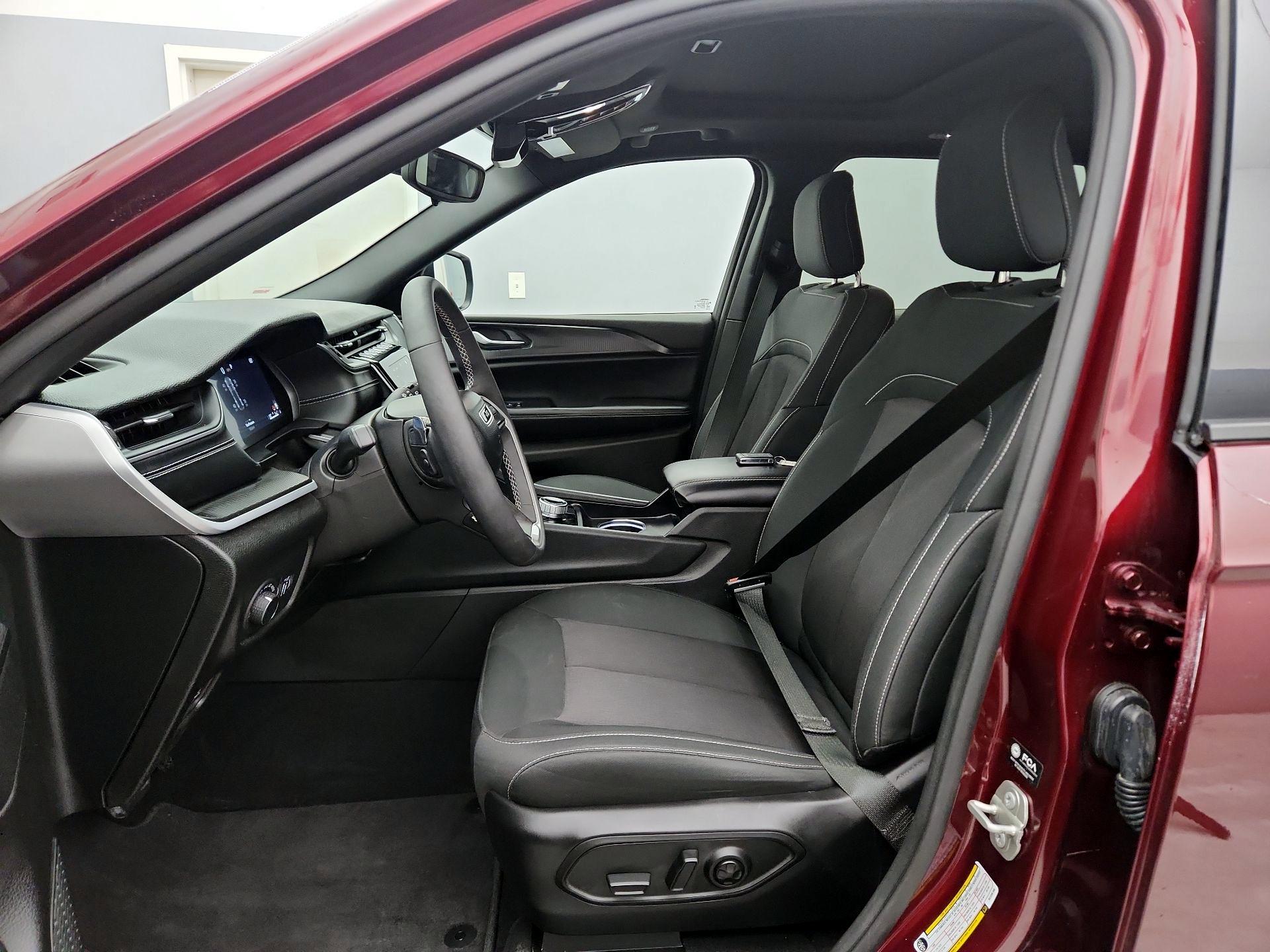 Thumbnail: 2024 Jeep Grand Cherokee - 11