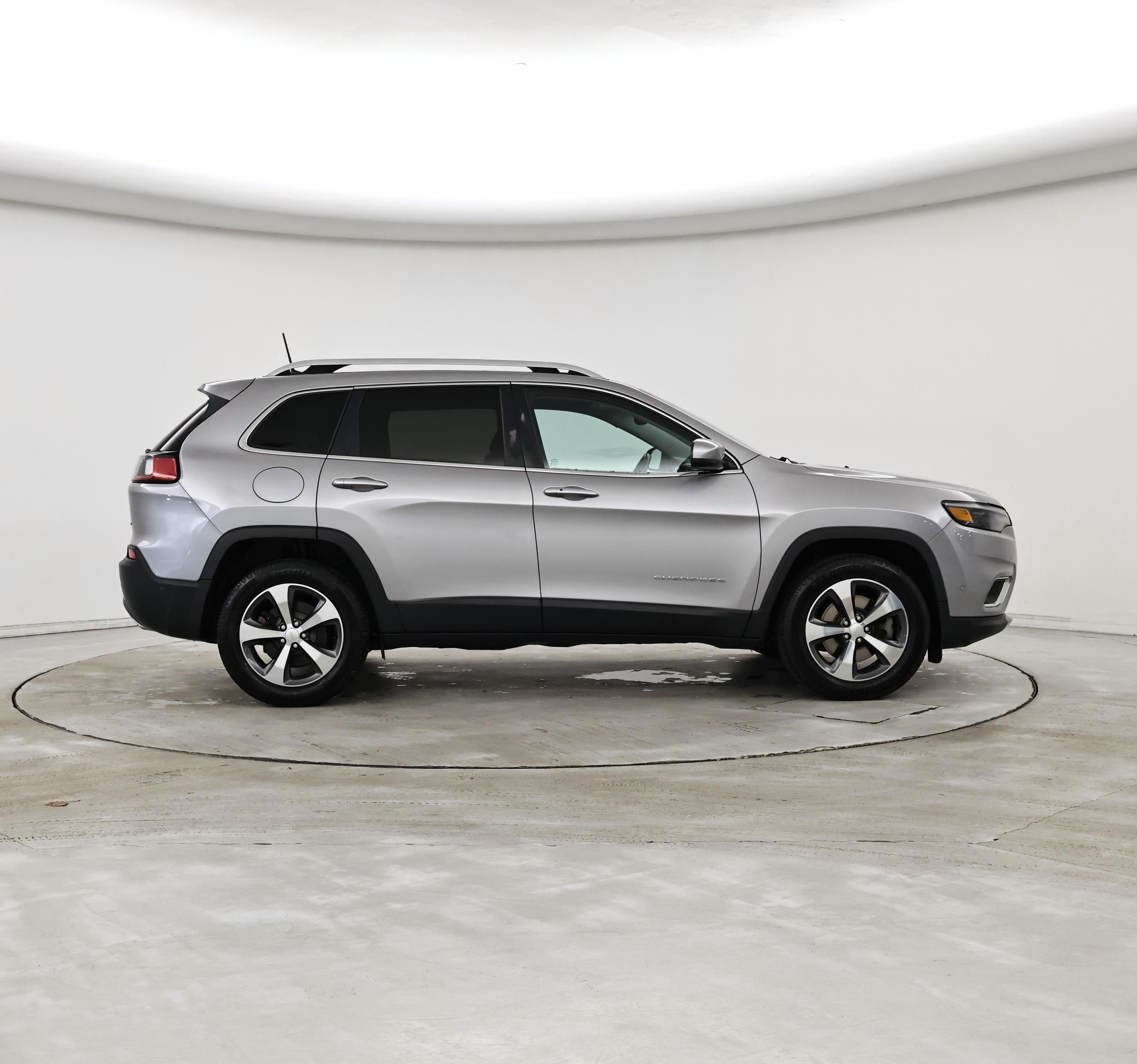 Thumbnail: 2019 Jeep Cherokee - 7