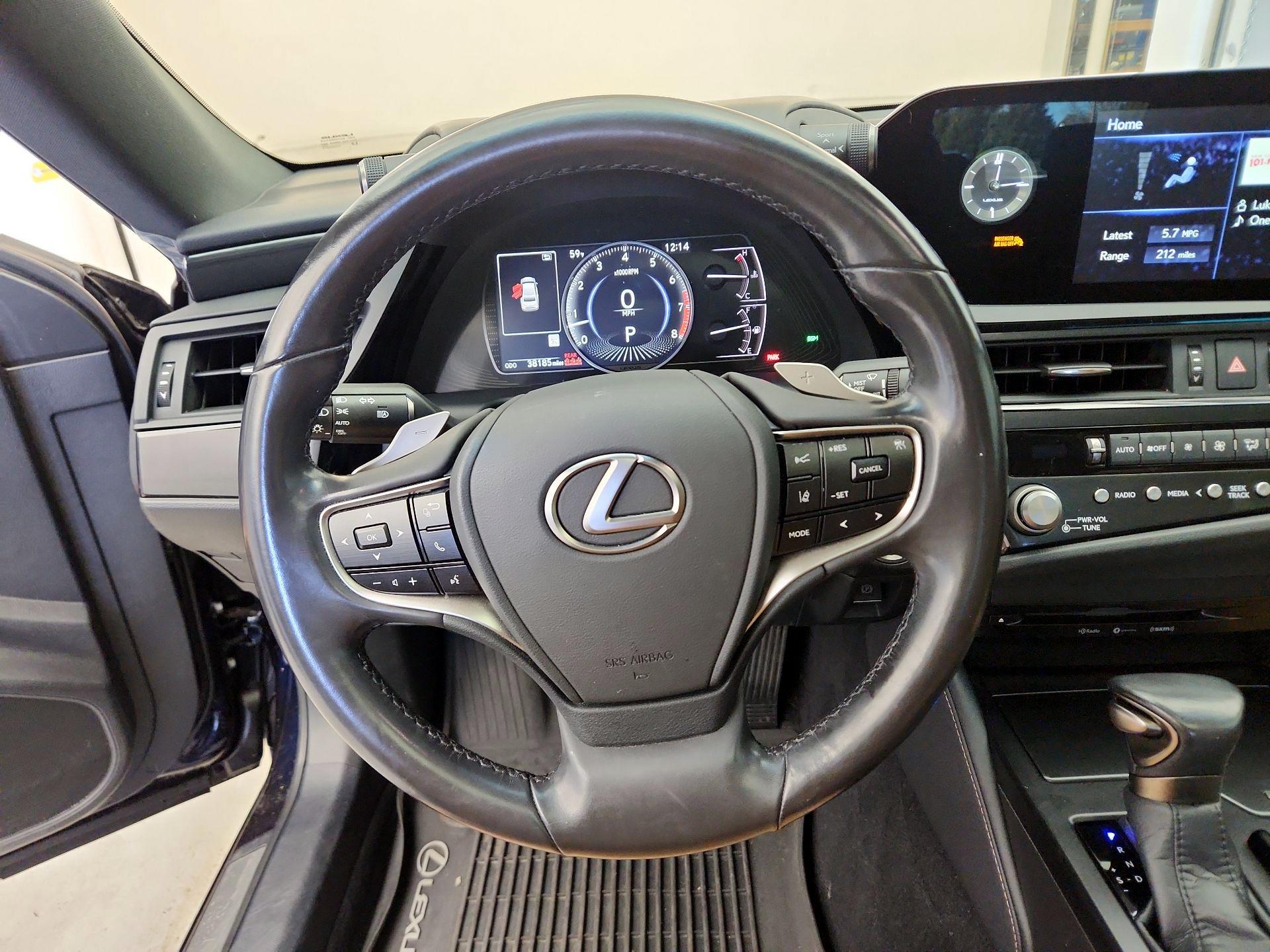 Thumbnail: 2022 Lexus ES - 10