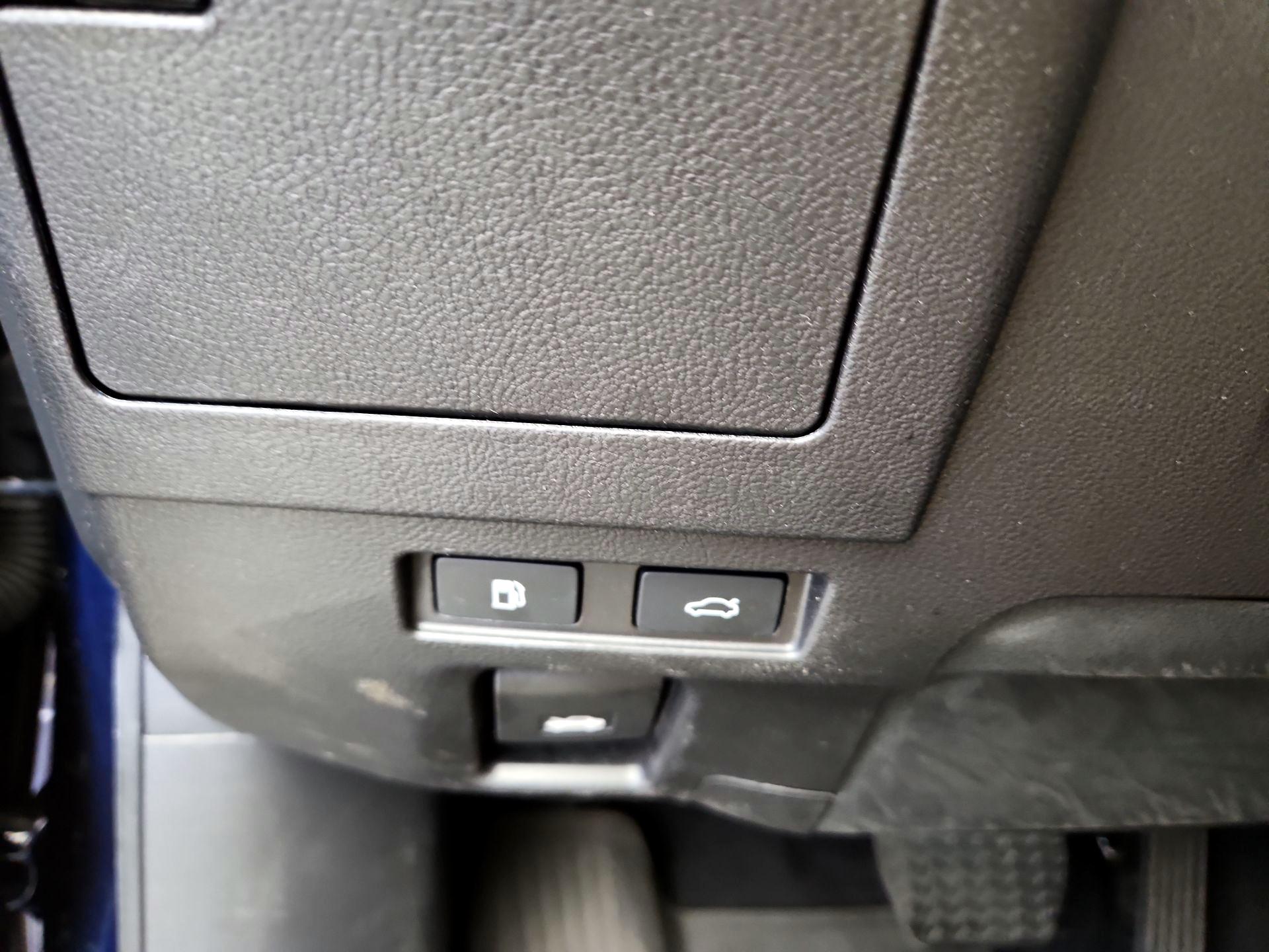 Thumbnail: 2022 Lexus ES - 13