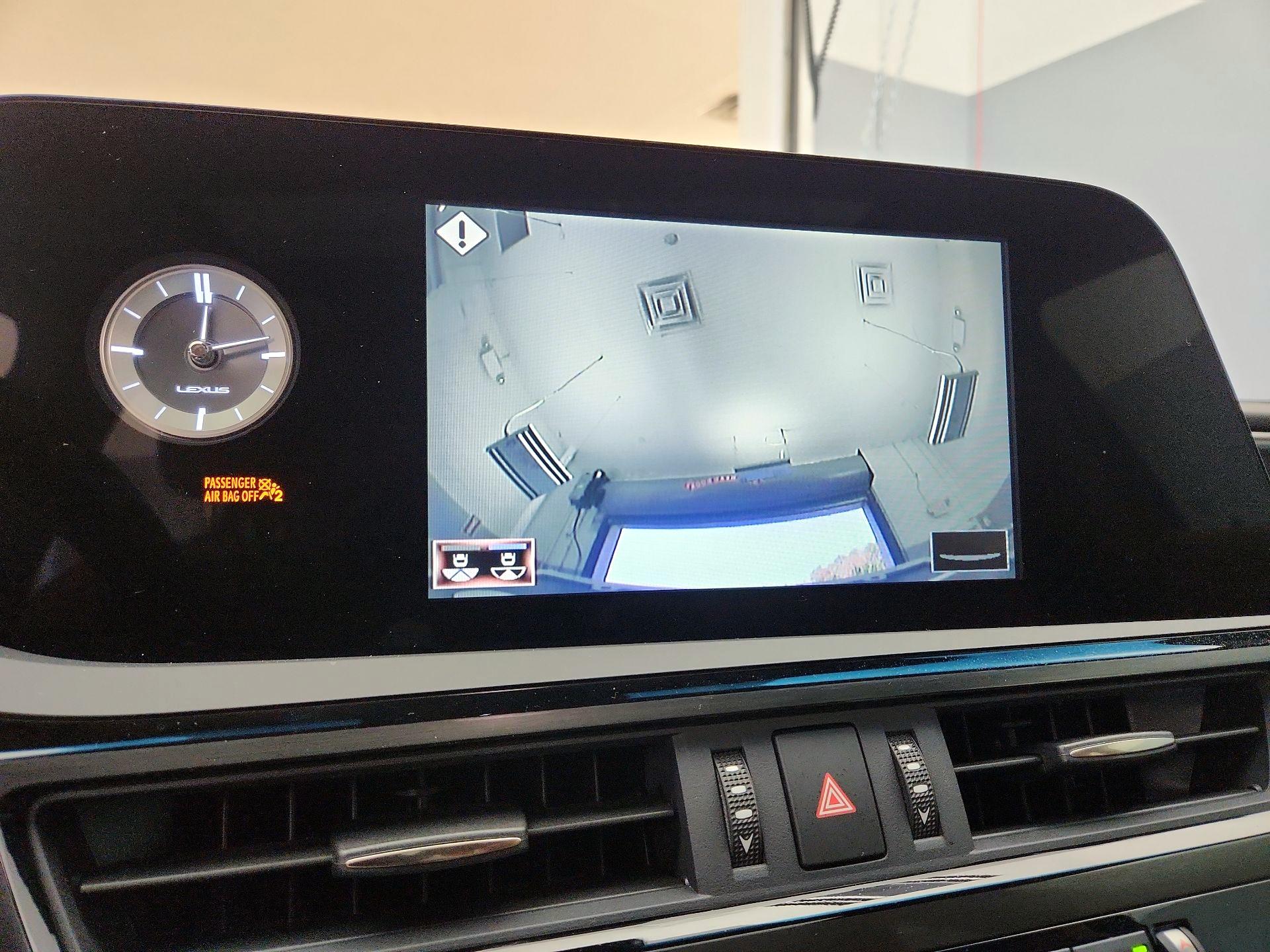 Thumbnail: 2022 Lexus ES - 14