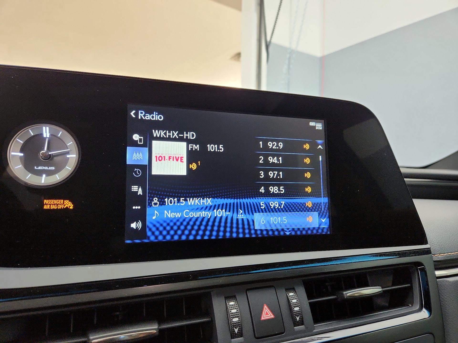 Thumbnail: 2022 Lexus ES - 15