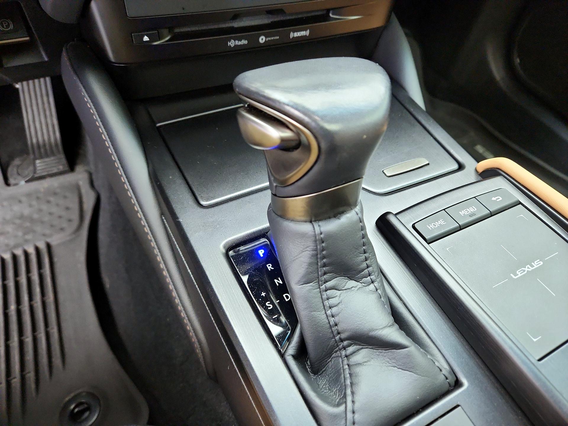 Thumbnail: 2022 Lexus ES - 17