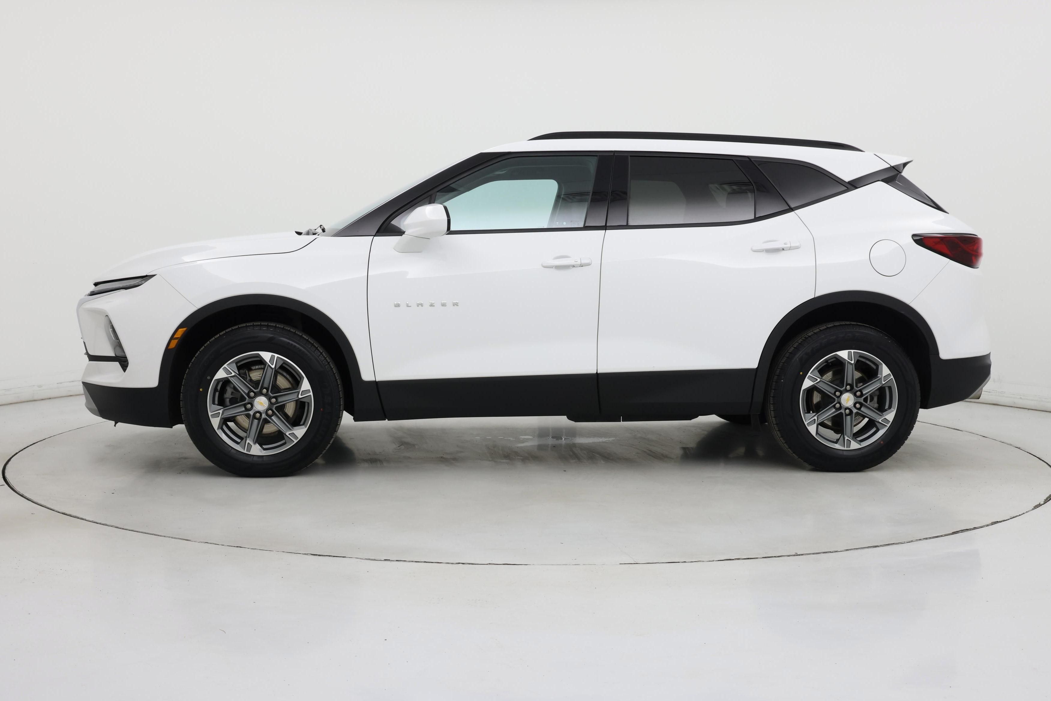 Thumbnail: 2023 Chevrolet Blazer - 3