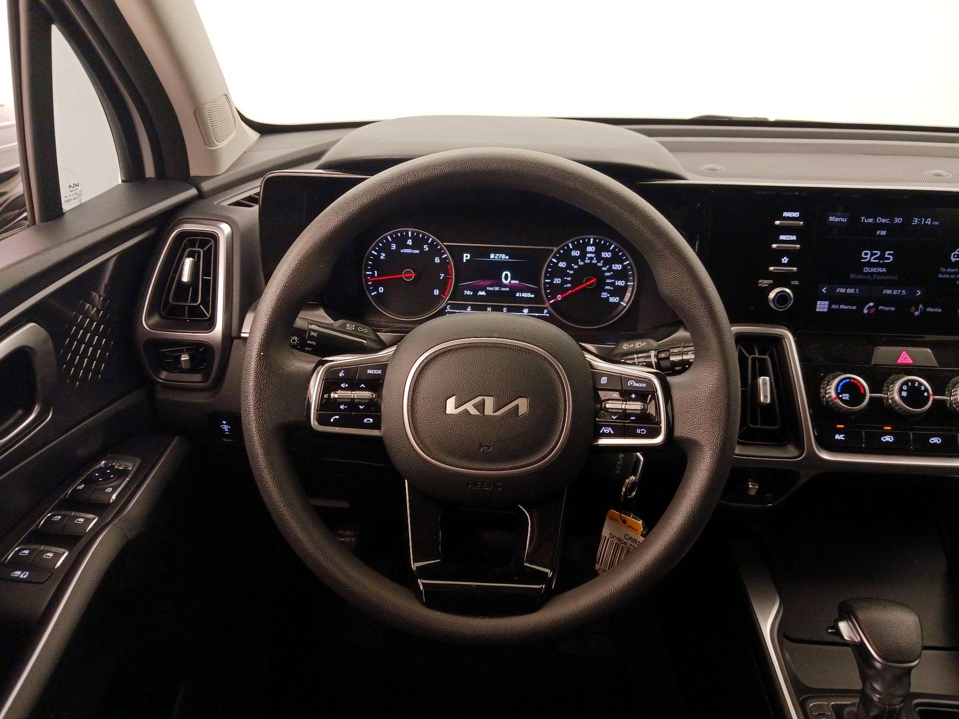 Thumbnail: 2023 Kia Sorento - 10