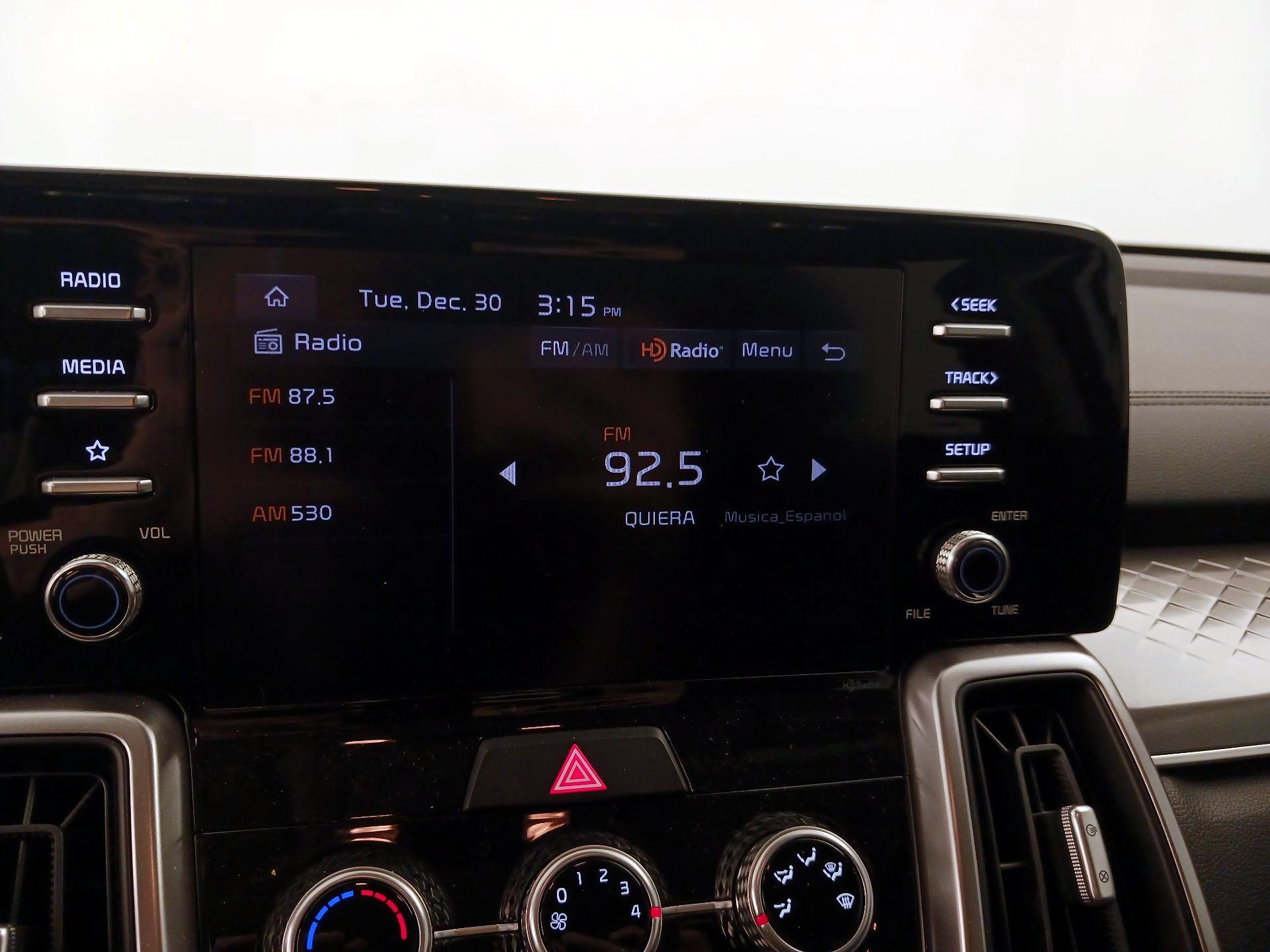 Thumbnail: 2023 Kia Sorento - 15