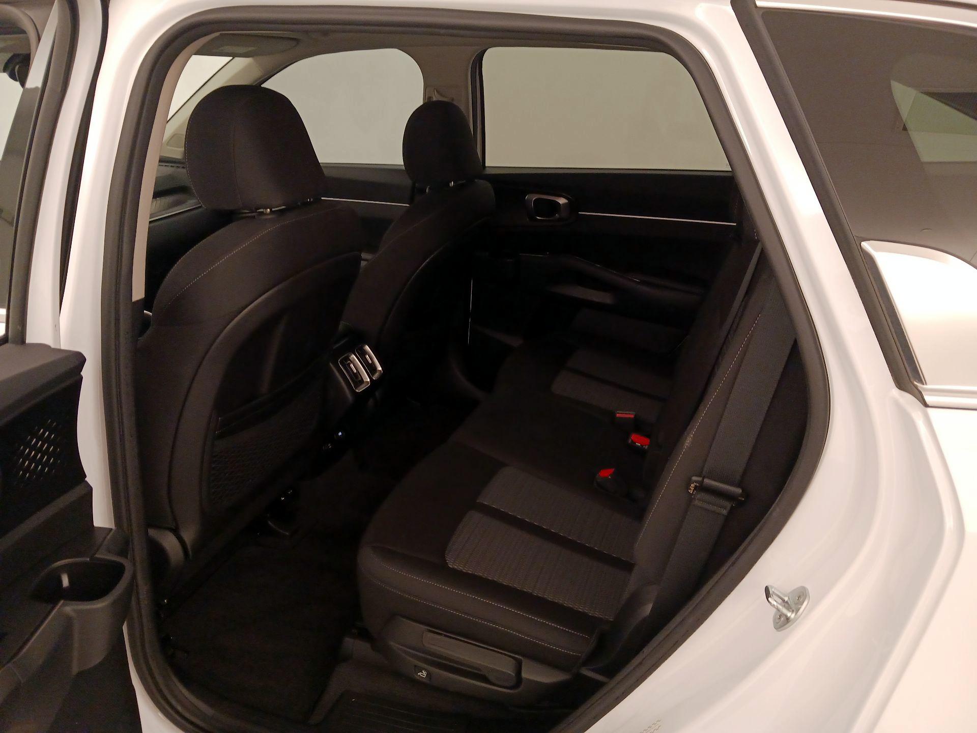 Thumbnail: 2023 Kia Sorento - 19