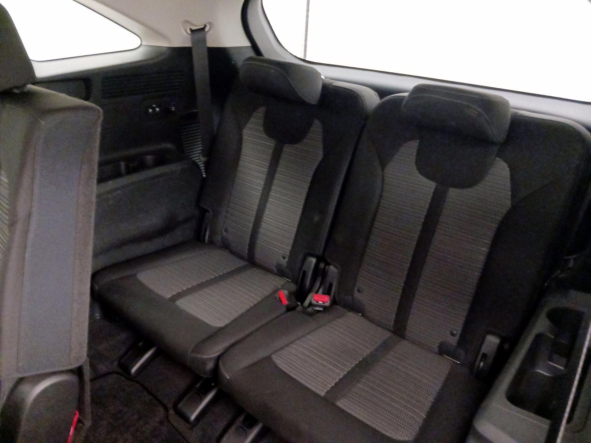 Thumbnail: 2023 Kia Sorento - 20