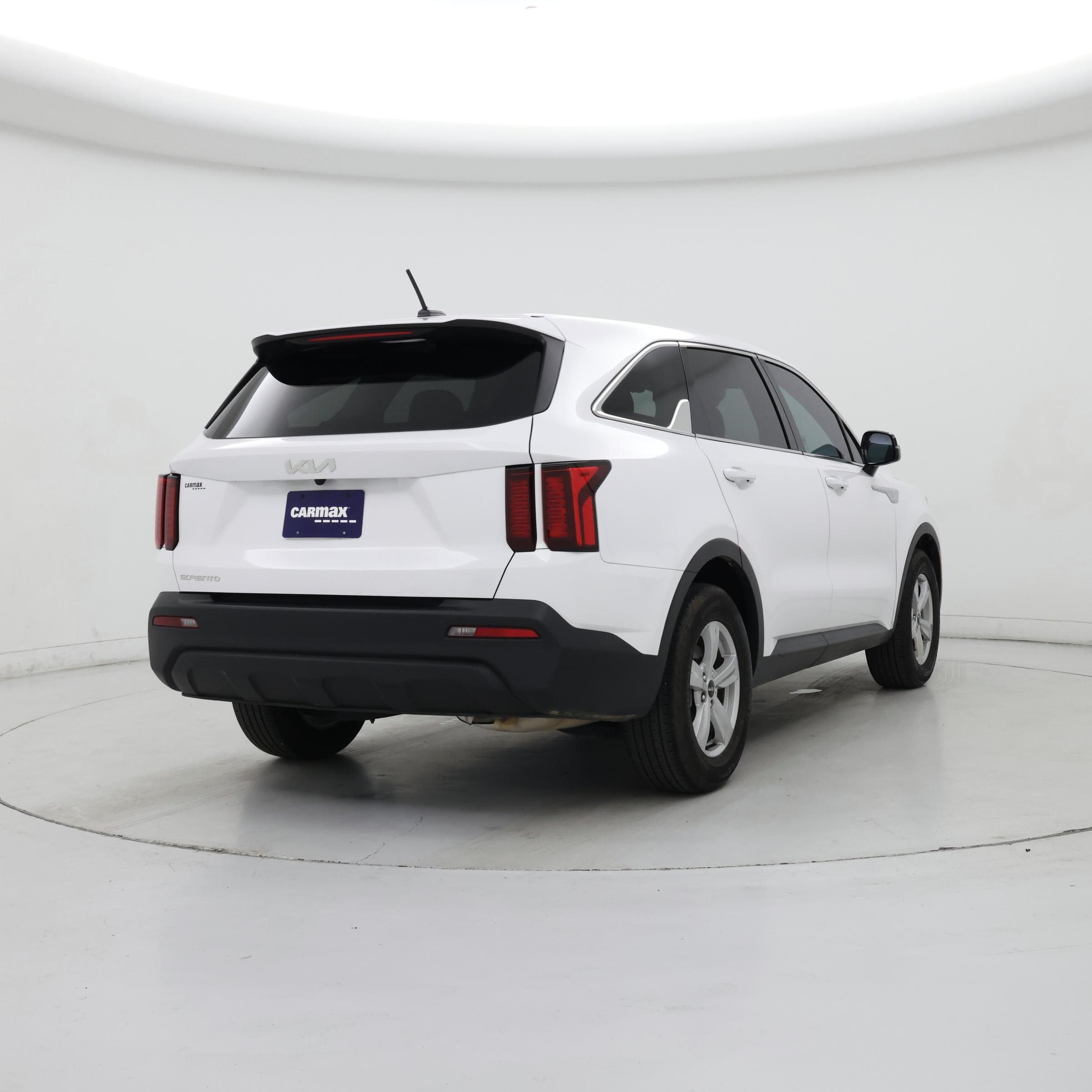 Thumbnail: 2023 Kia Sorento - 8