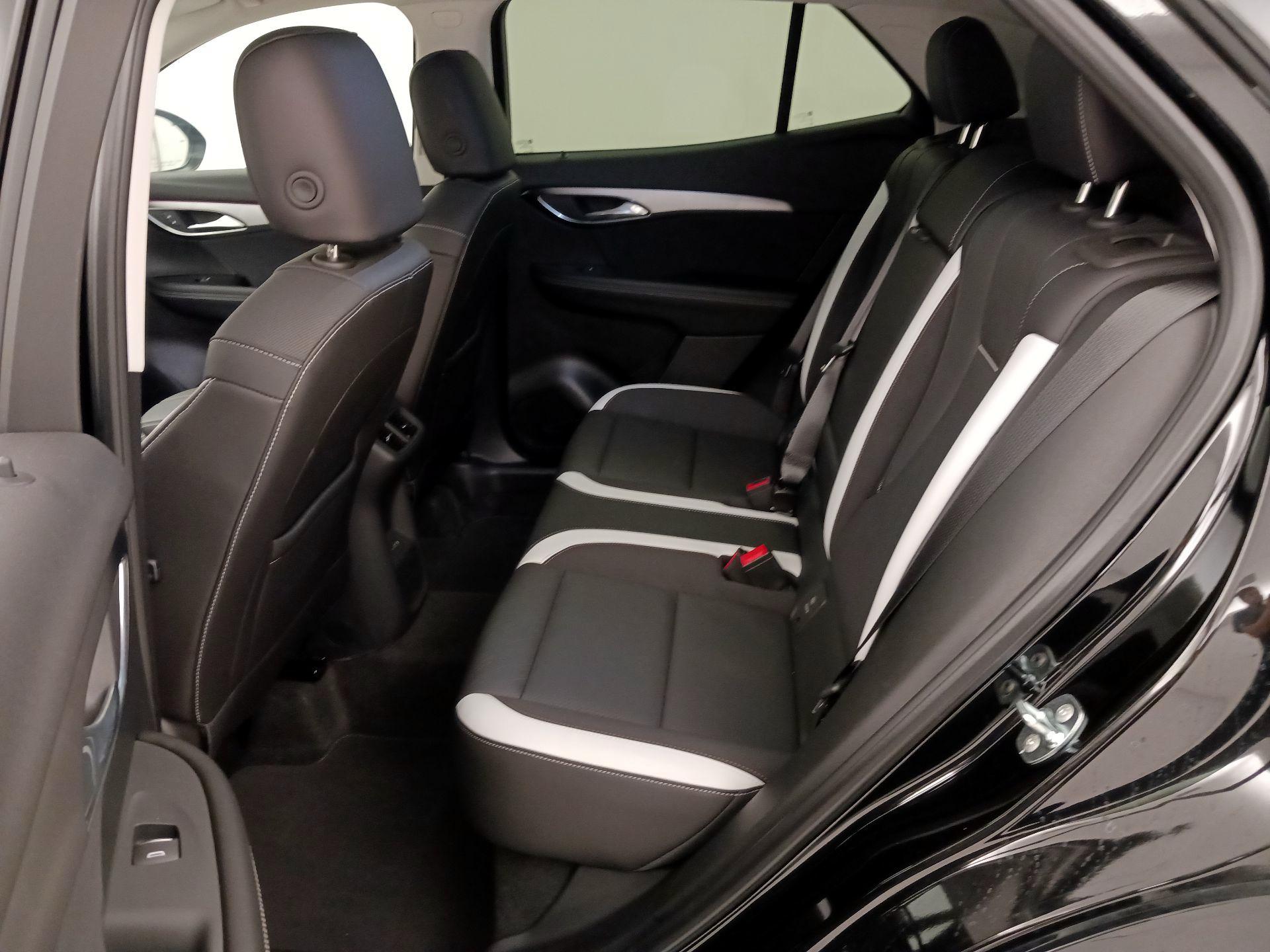 Thumbnail: 2025 Buick Envision - 19