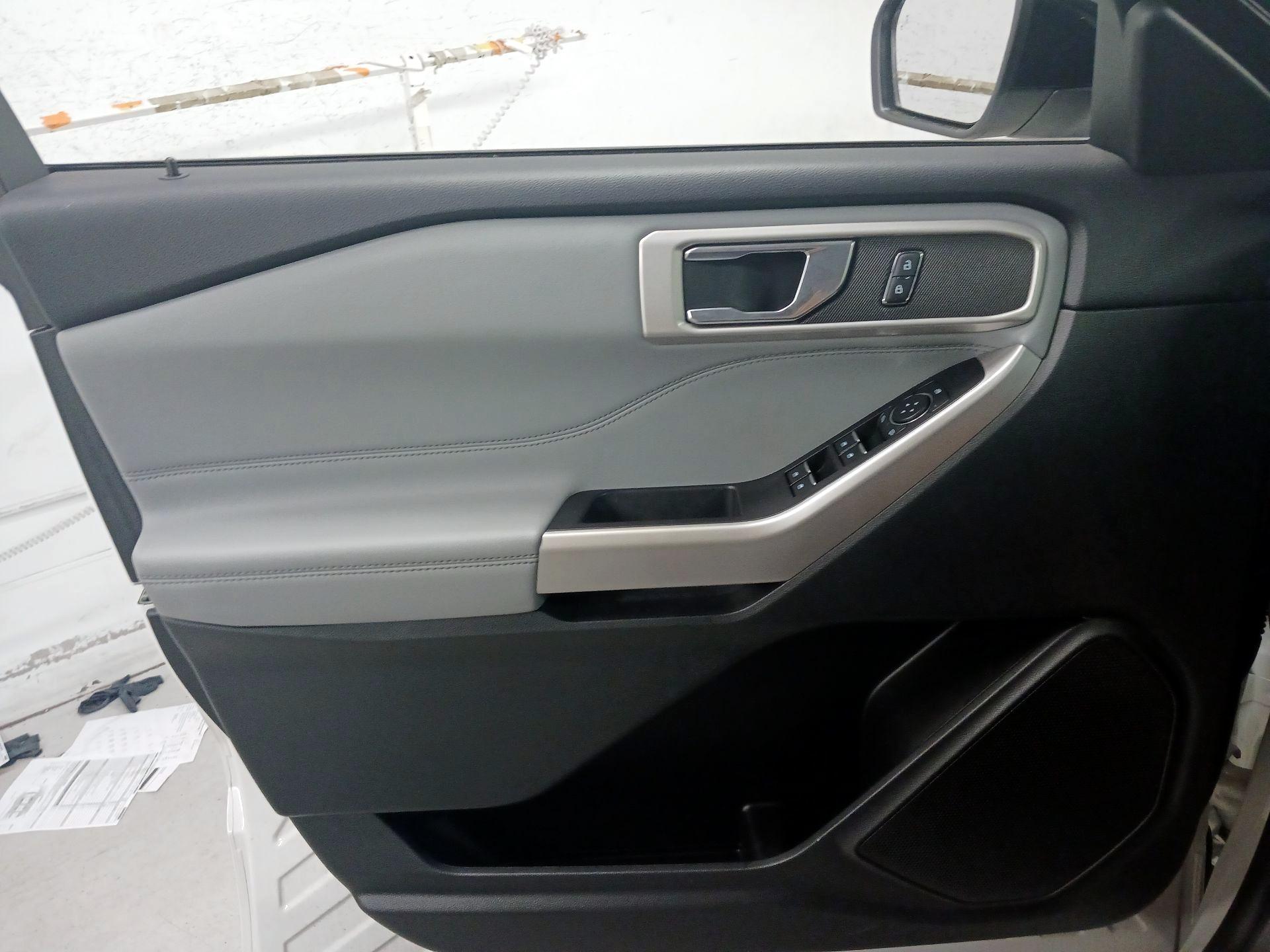 Thumbnail: 2022 Ford Explorer - 12