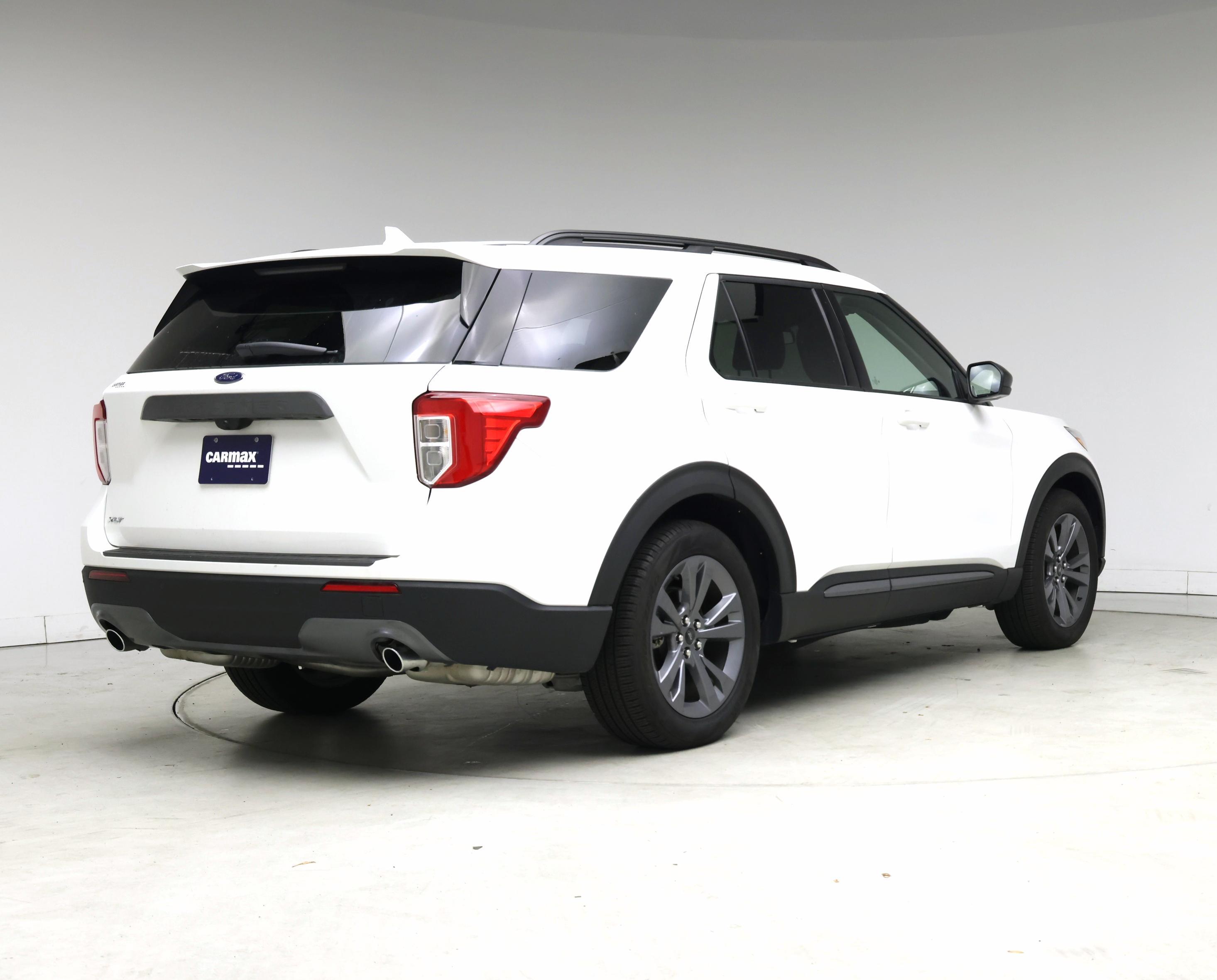 Thumbnail: 2022 Ford Explorer - 8