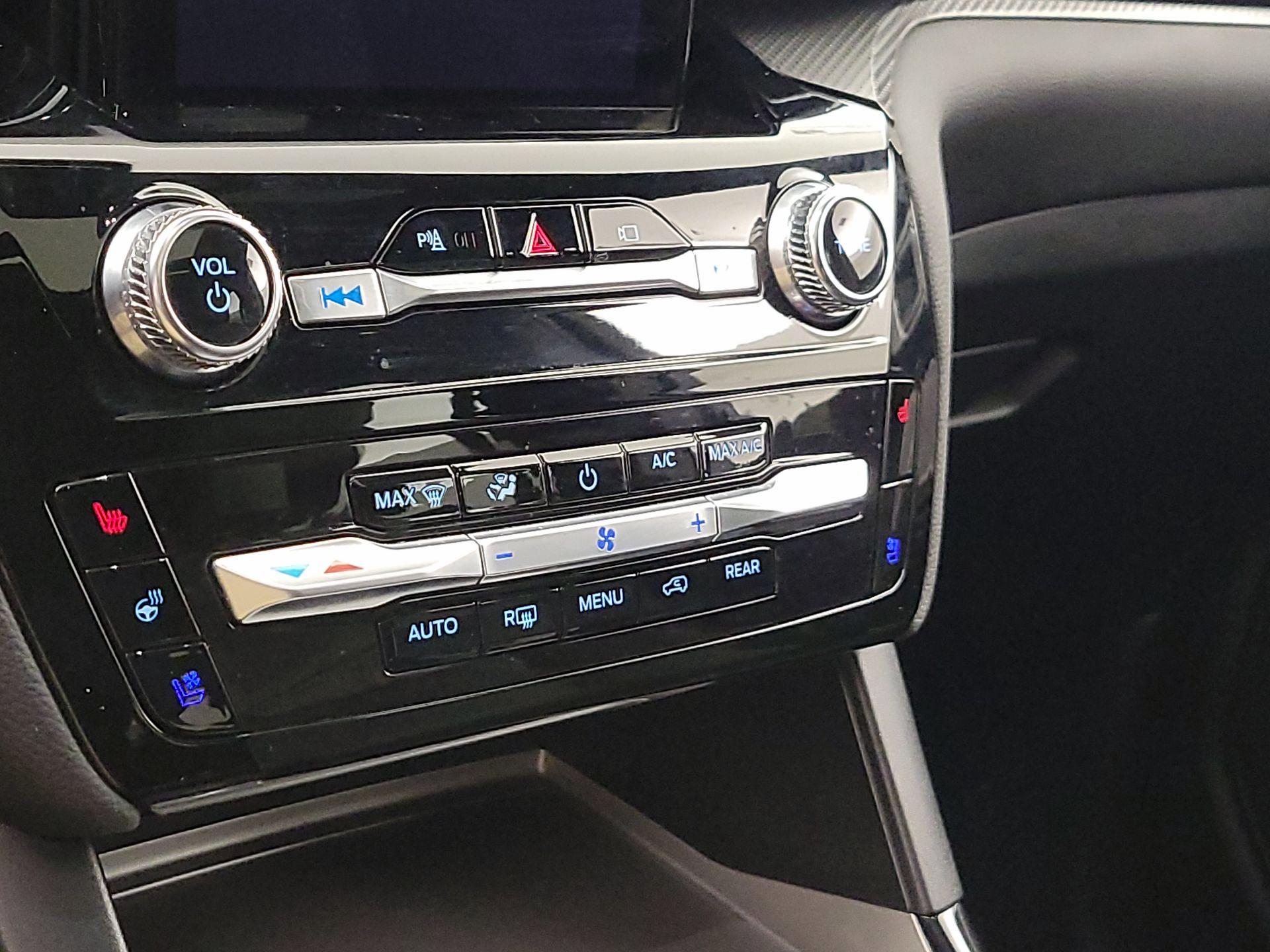 Thumbnail: 2021 Ford Explorer - 17