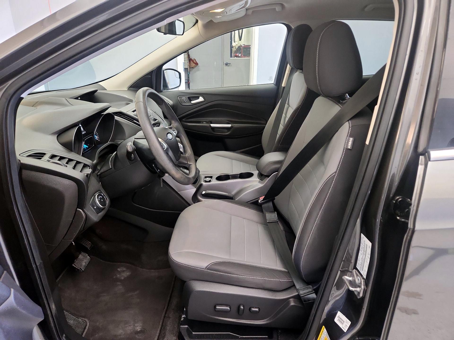 Thumbnail: 2016 Ford Escape - 11